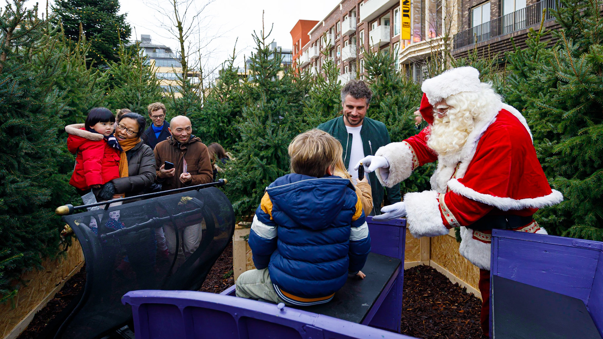 Het Kerstbomen Doolhof in Leidsche Rijn Centrum te Utrecht.