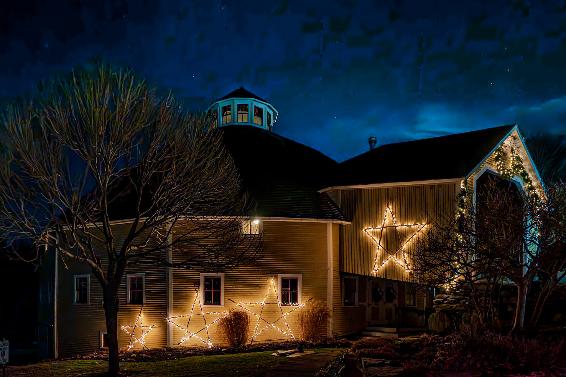24 mm f/5.0 at 1/4 sec 0.3 EV 1600 ISO ©Steven Mermelstein. All rights reserved. #20151224172916