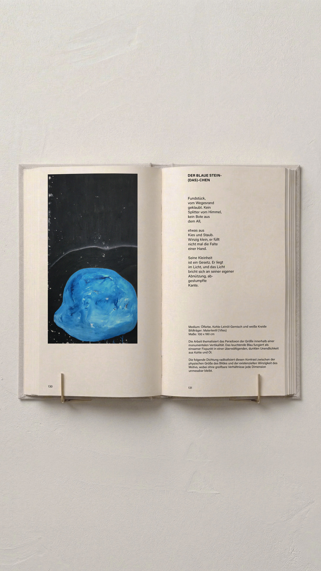 Editorial Design und Layout: Geöffnete Doppelseite mit einer Kombination aus moderner Malerei und Lyrik-Satz – Professionelles Kunstbuch-Layout von AGS | Art & Graphic—Studio.