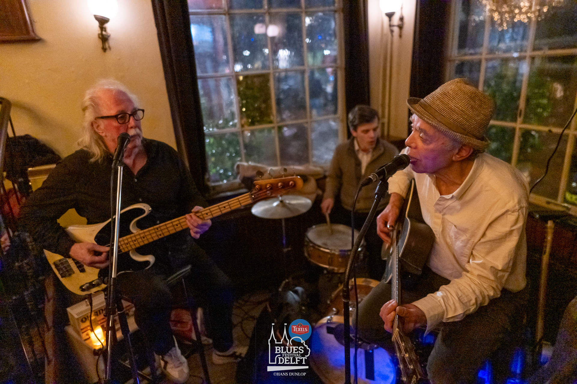 De Wijnhaven: Men in Blues