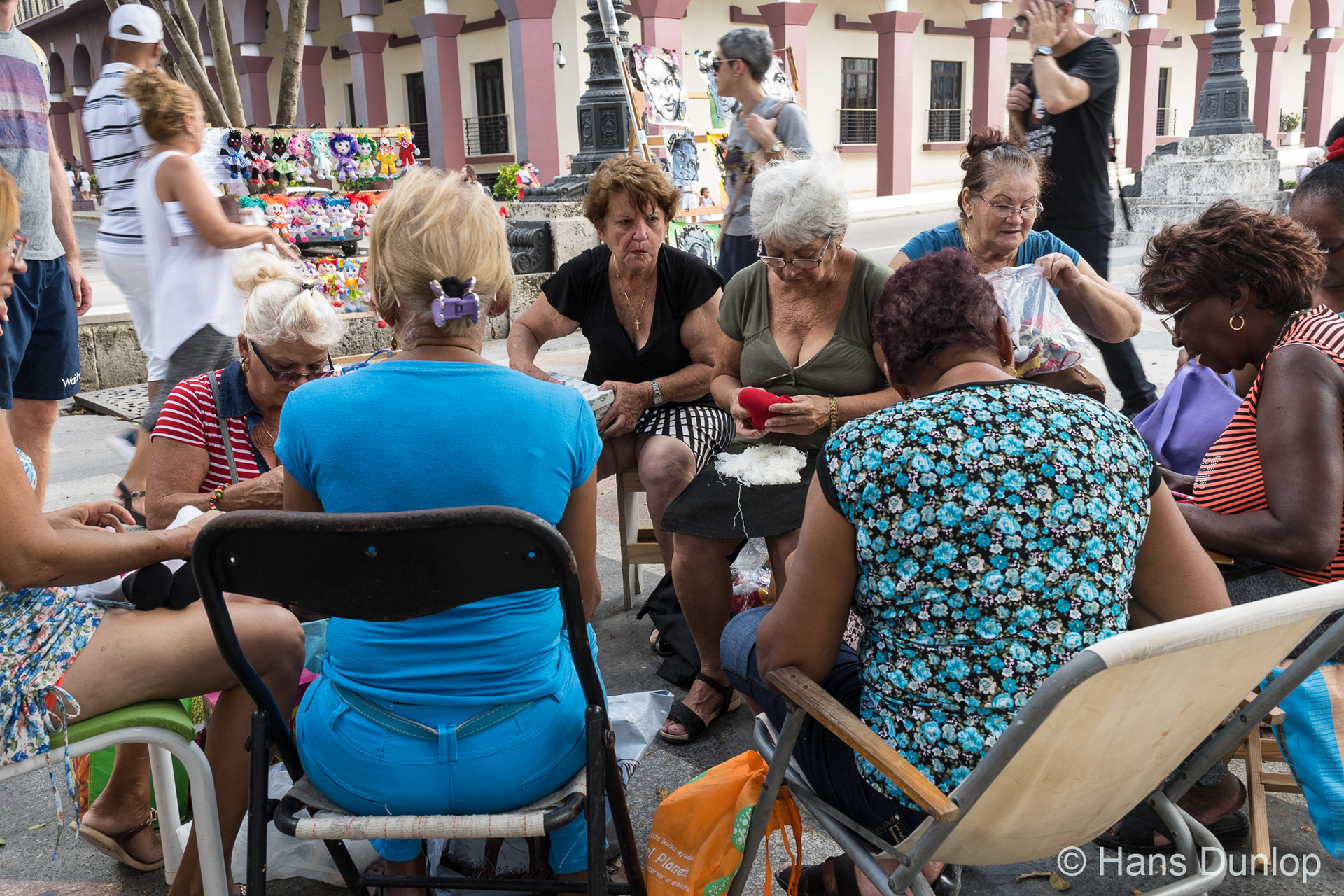 Prado del Prado: artclasses for the youth and the elderly