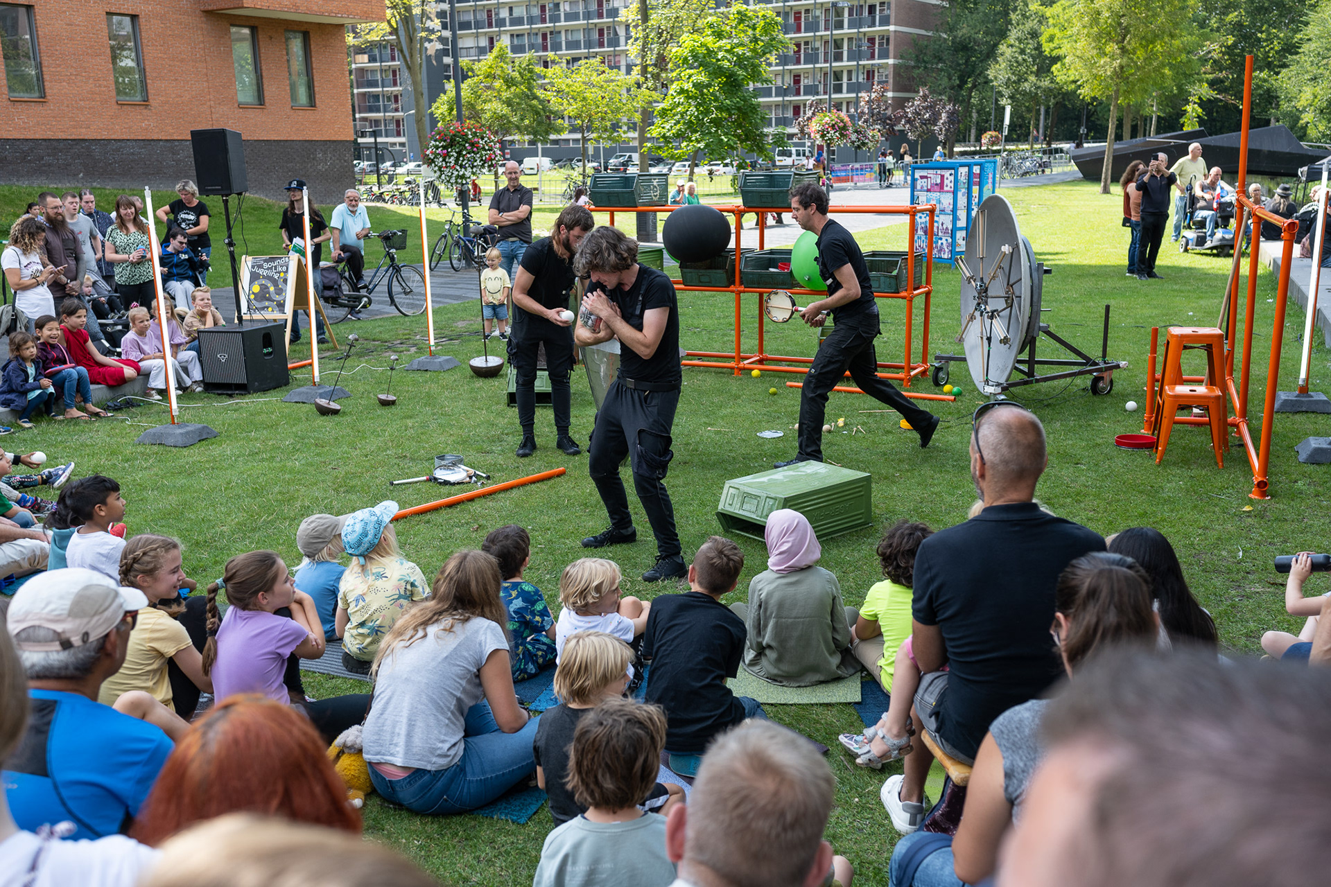 Wagenaar & Van Hout "Sounds like Juggling"