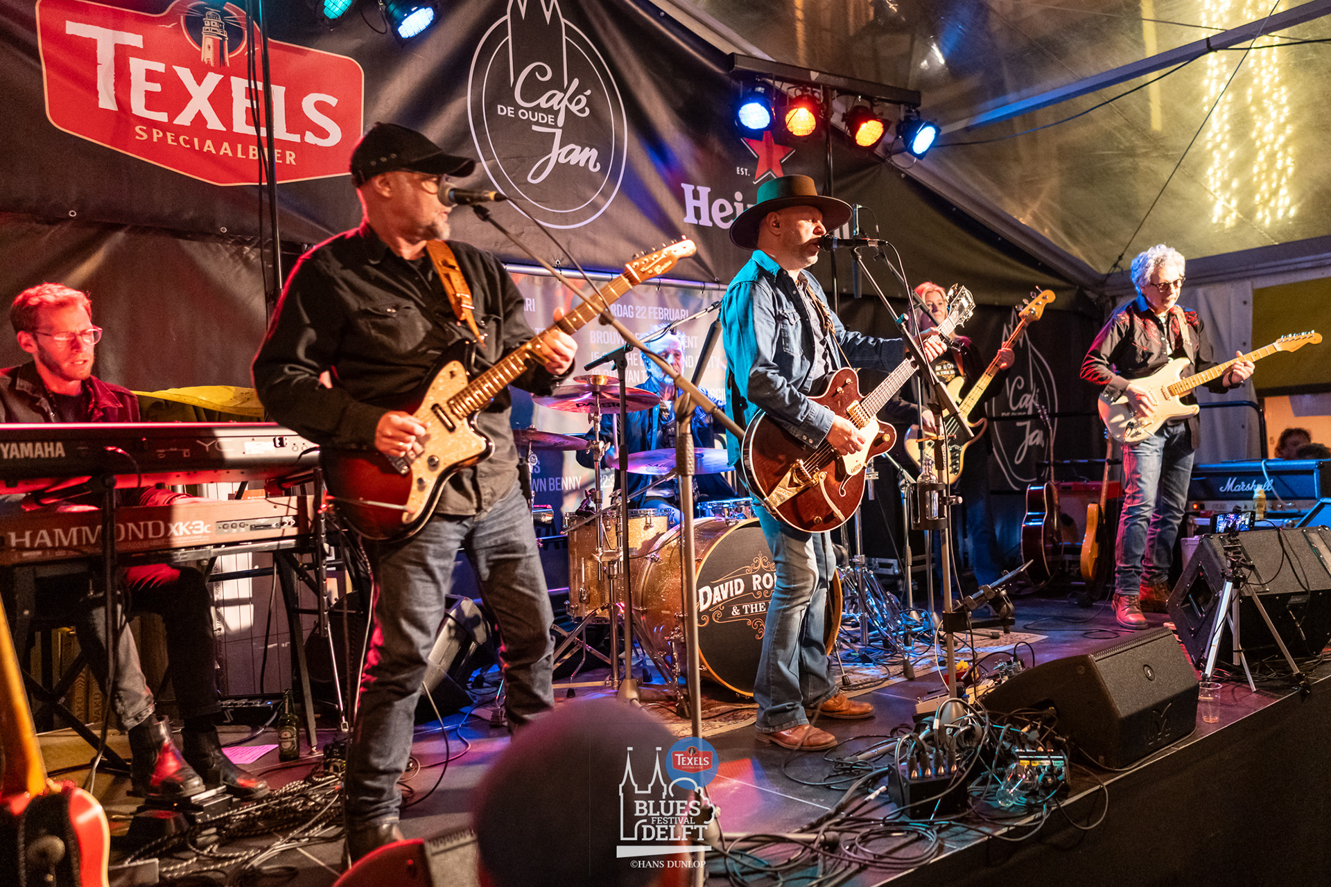 David Ronaldo in de tent bij De Oude Jan