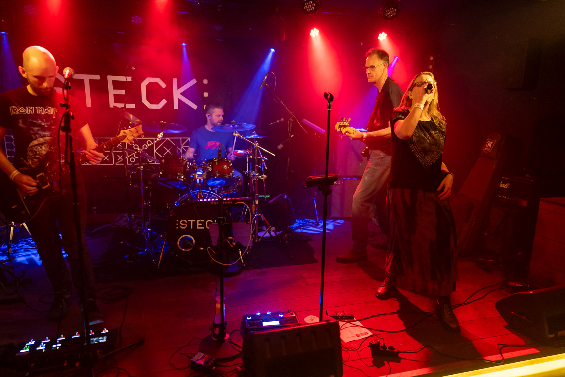 Crowd Control in Steck