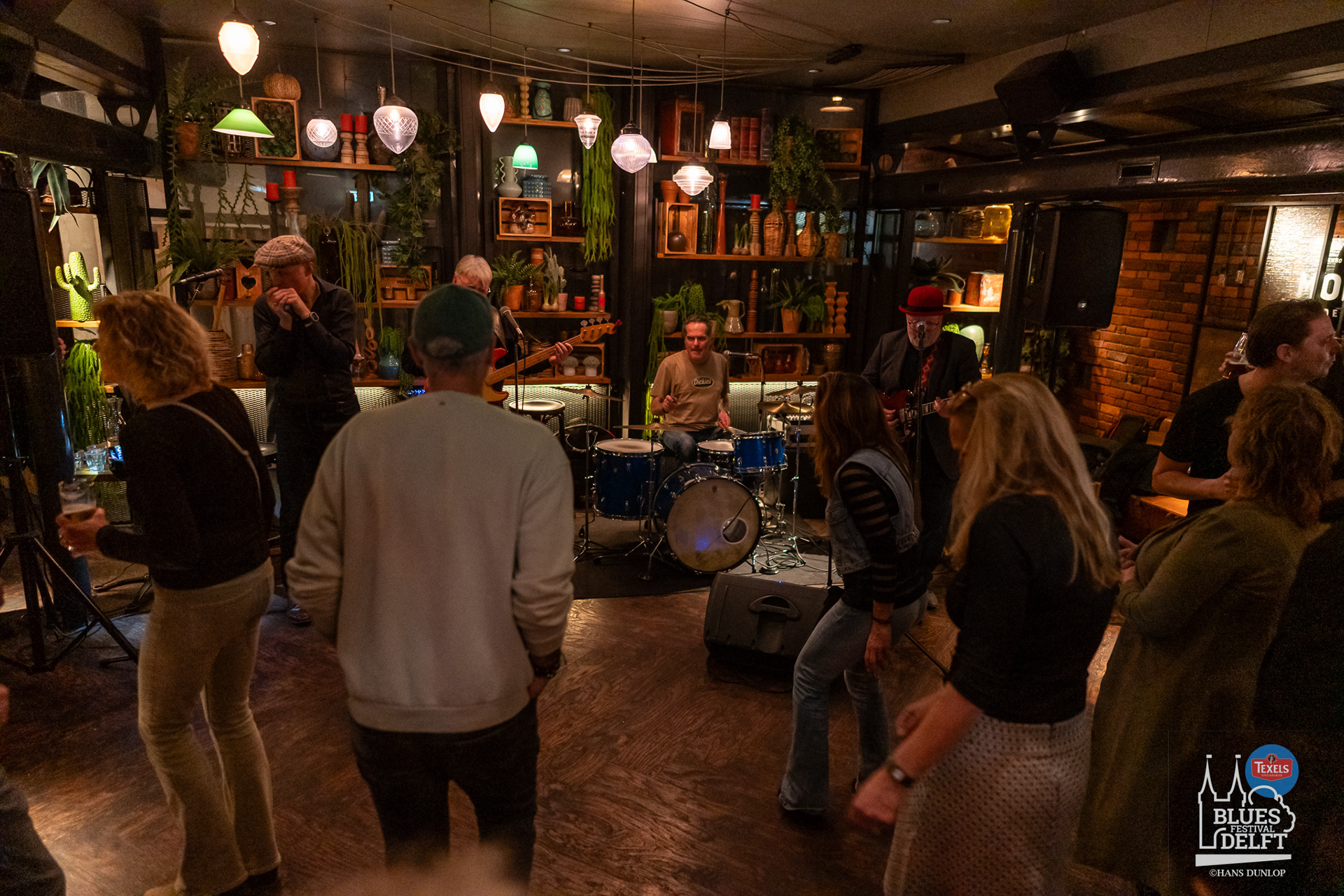 Little Boogie Boy in café Moeke