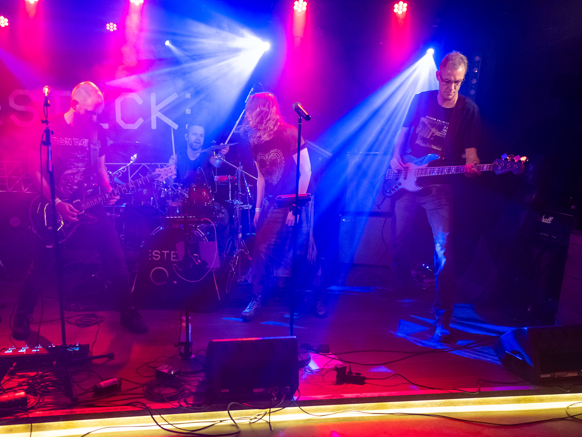 Crowd Control in Steck