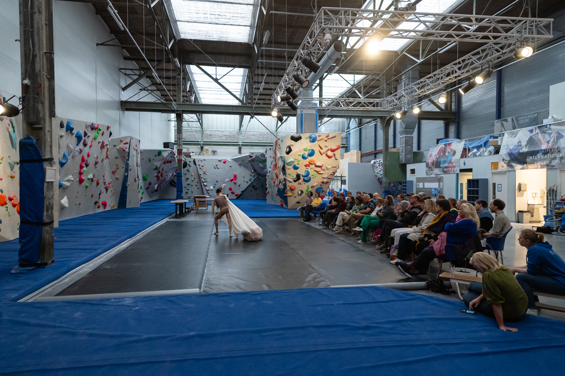 Bo Jacobs & Claire de Caluwe-Bouldercentrum Delfts Blau