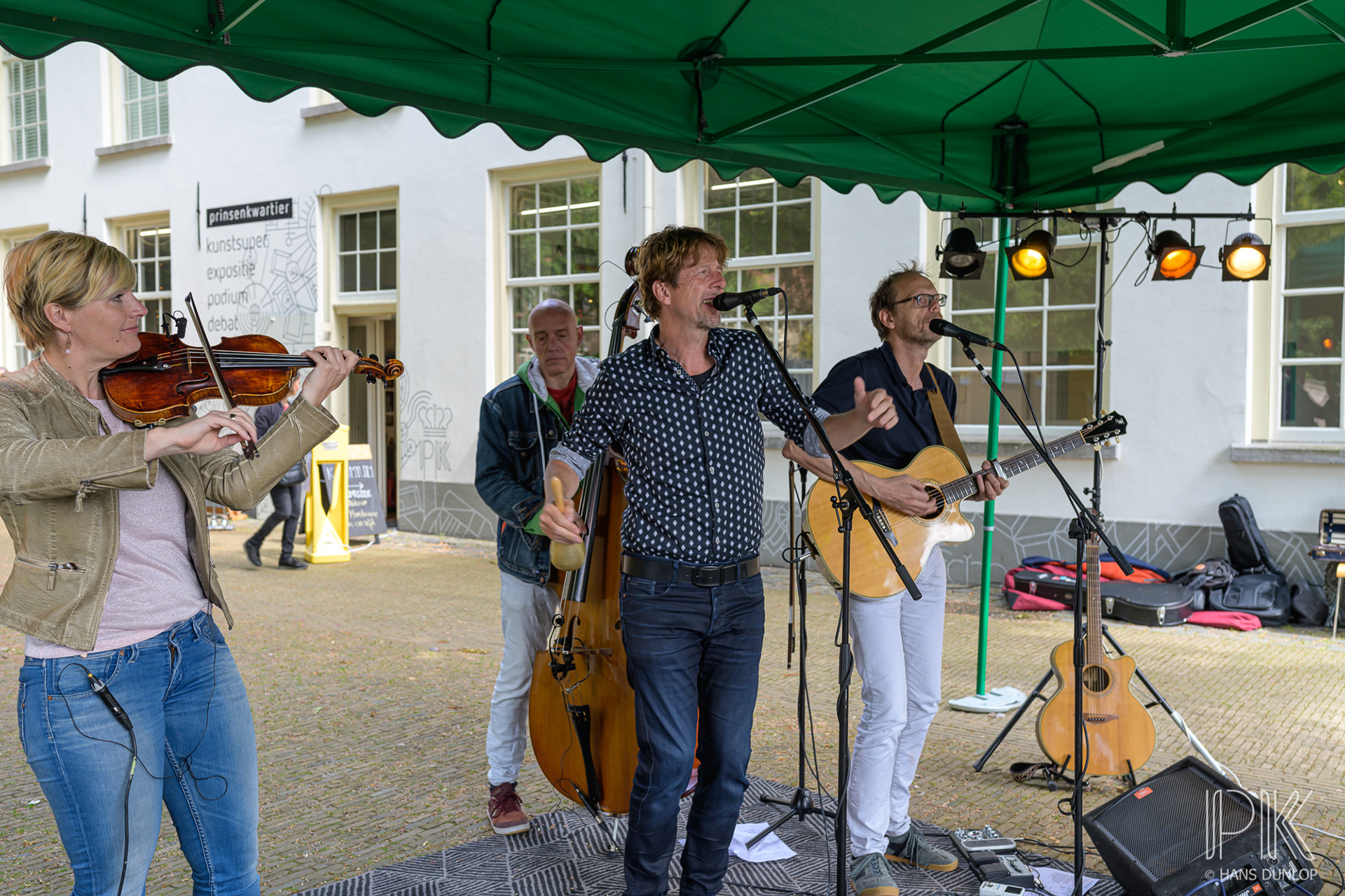 PAul FrAnk  and Friends