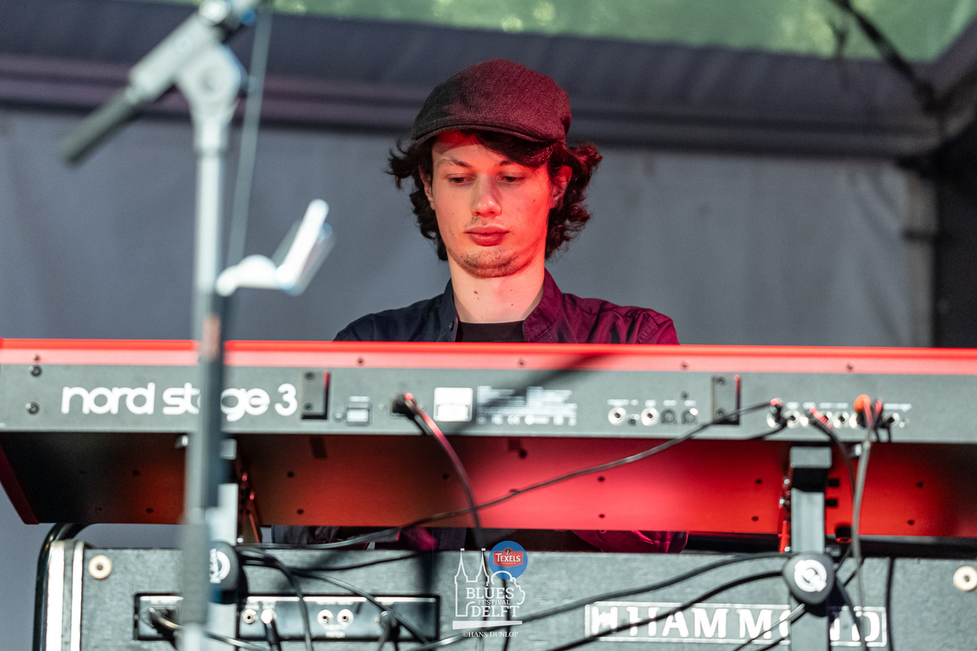 Meryn Bevelander in de tent bij Café de Oude Jan