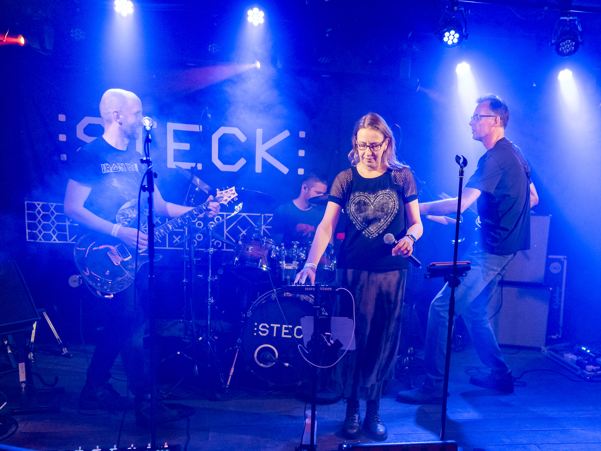 Crowd Control in Steck