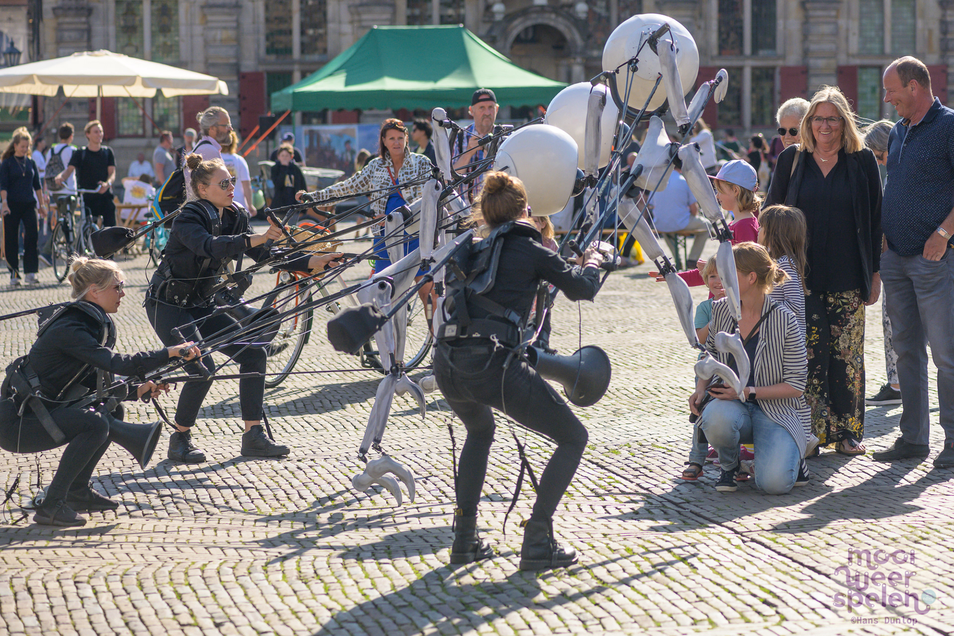 Close Act "i-Puppets"