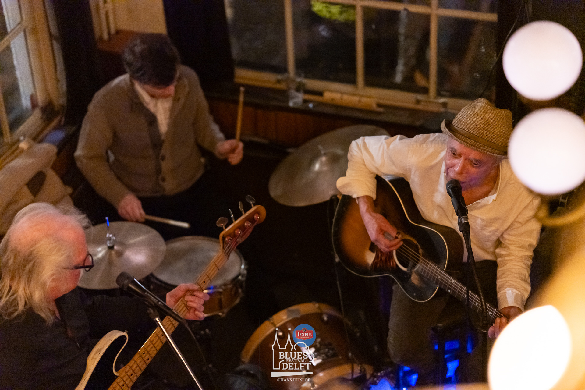 De Wijnhaven: Men in Blues