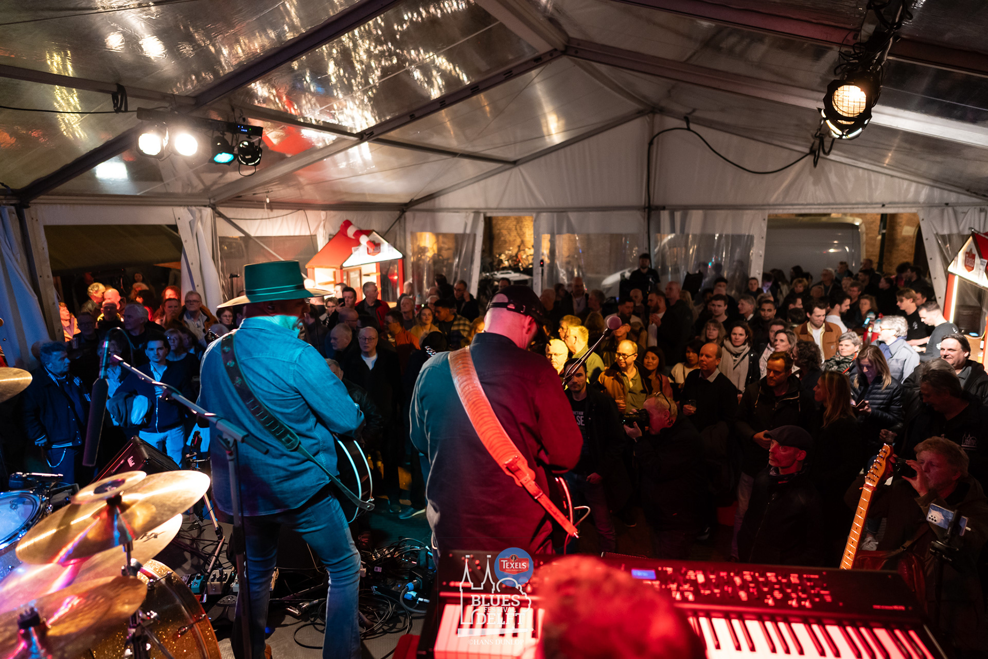 David Ronaldo in de tent bij De Oude Jan