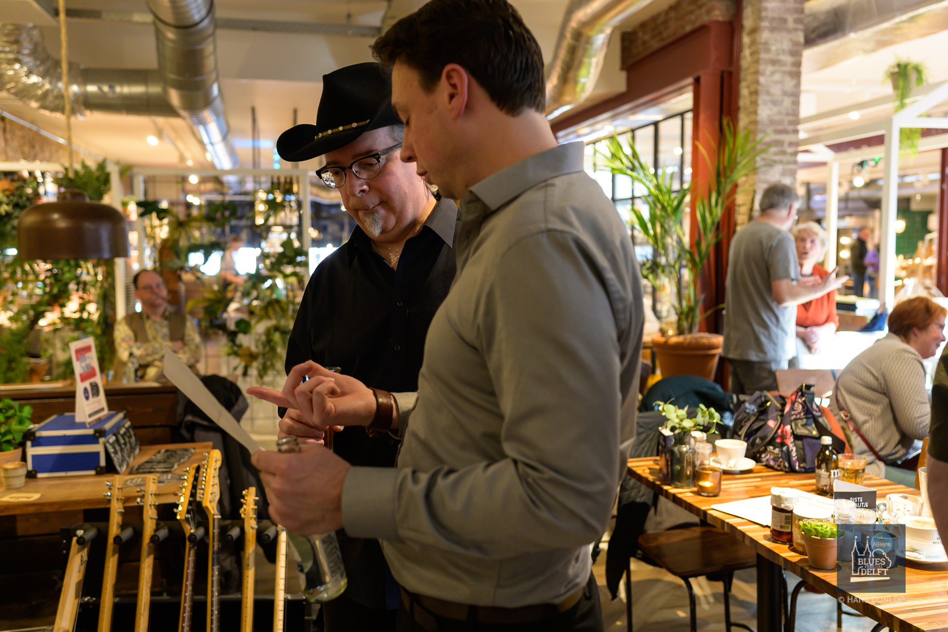 Gumbo & The Monk in restaurant Van Maanen