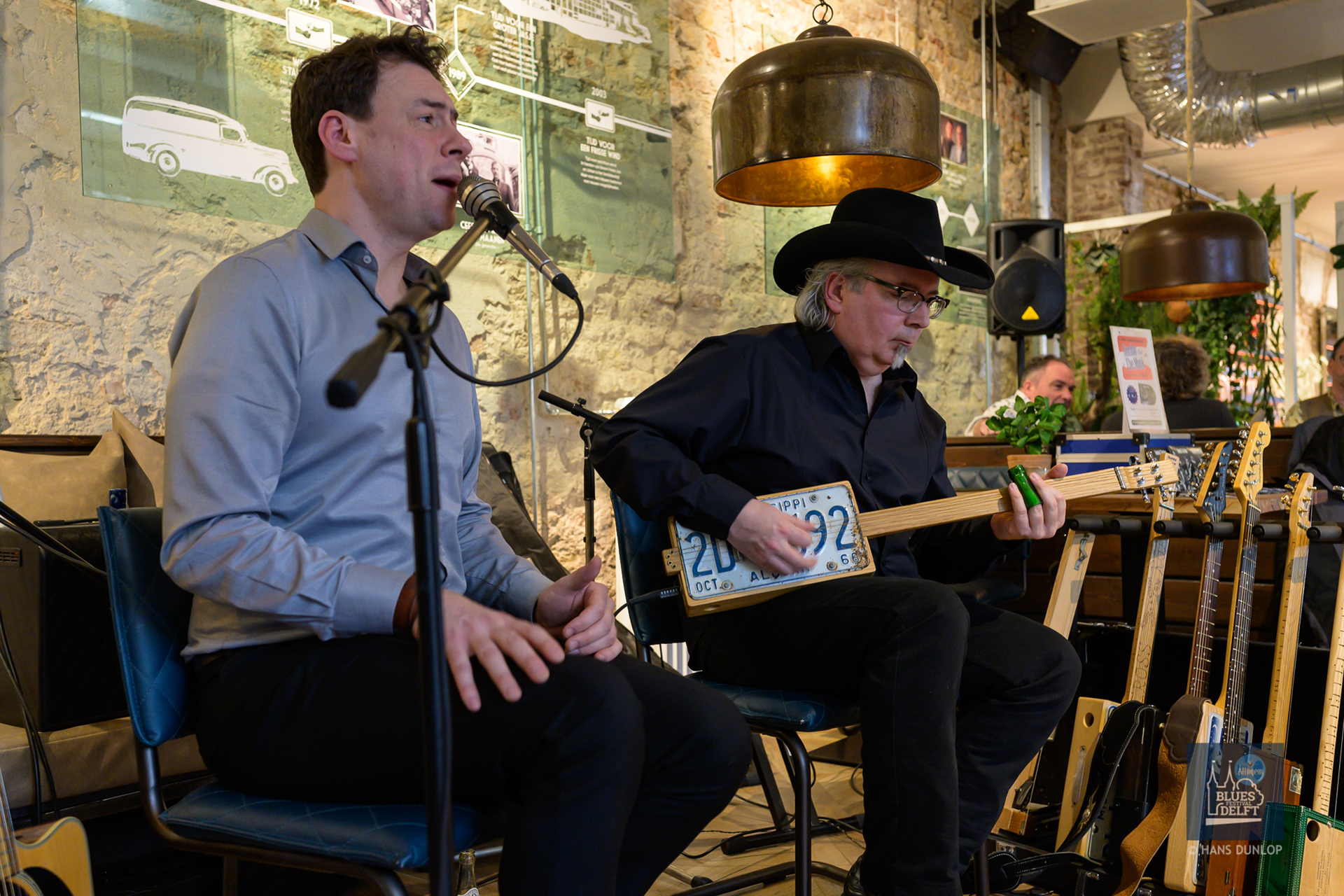 Gumbo & The Monk in restaurant Van Maanen