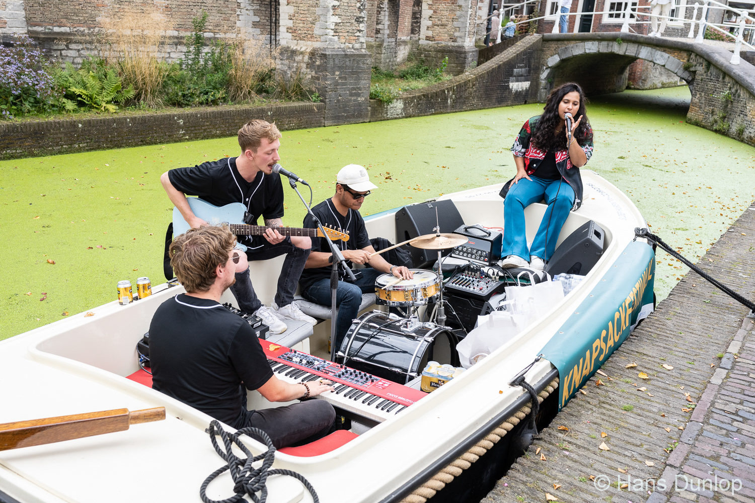 Jessy Yasmeen & band