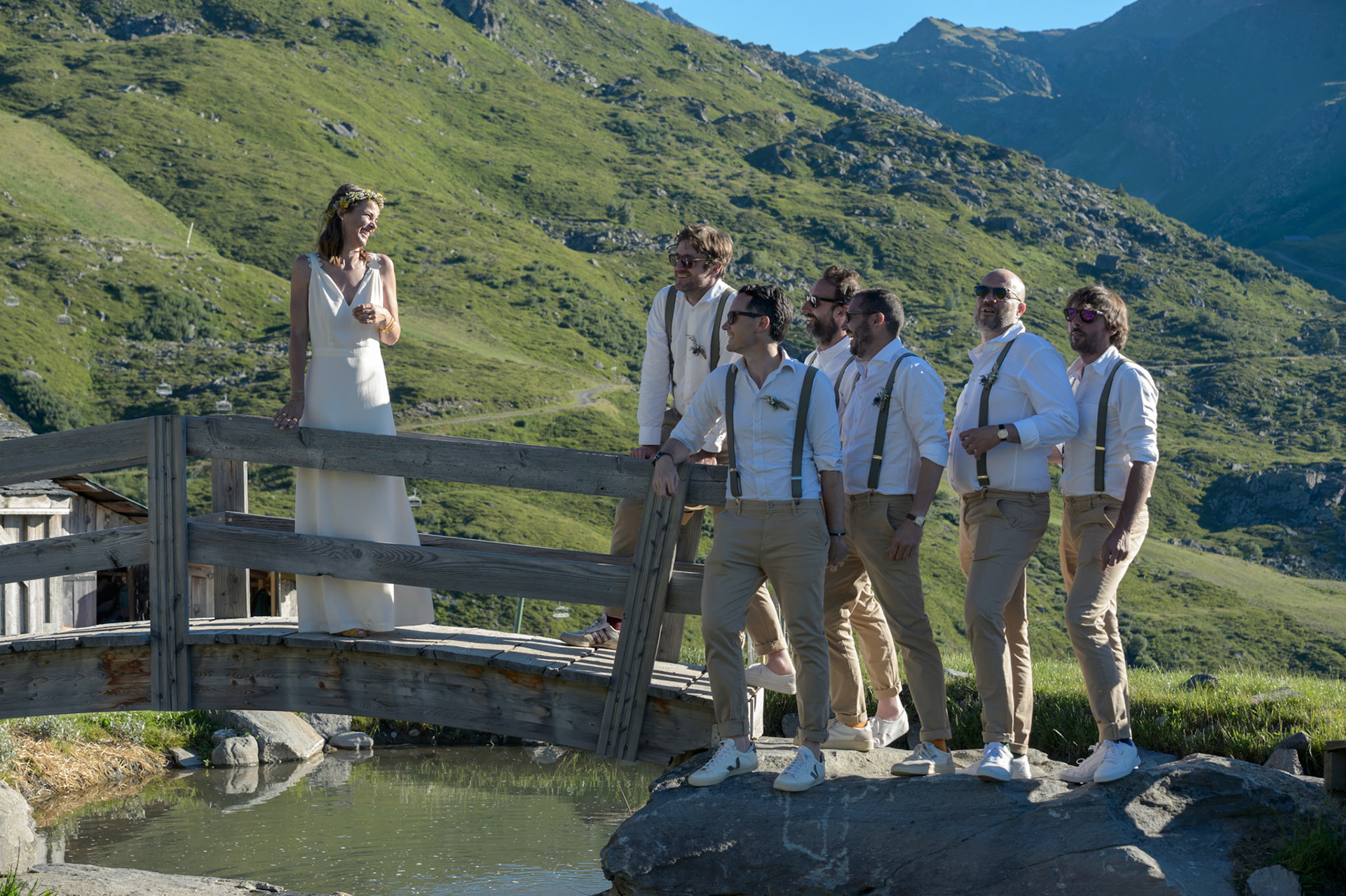 Photo de mariage - la mariée et les témoins