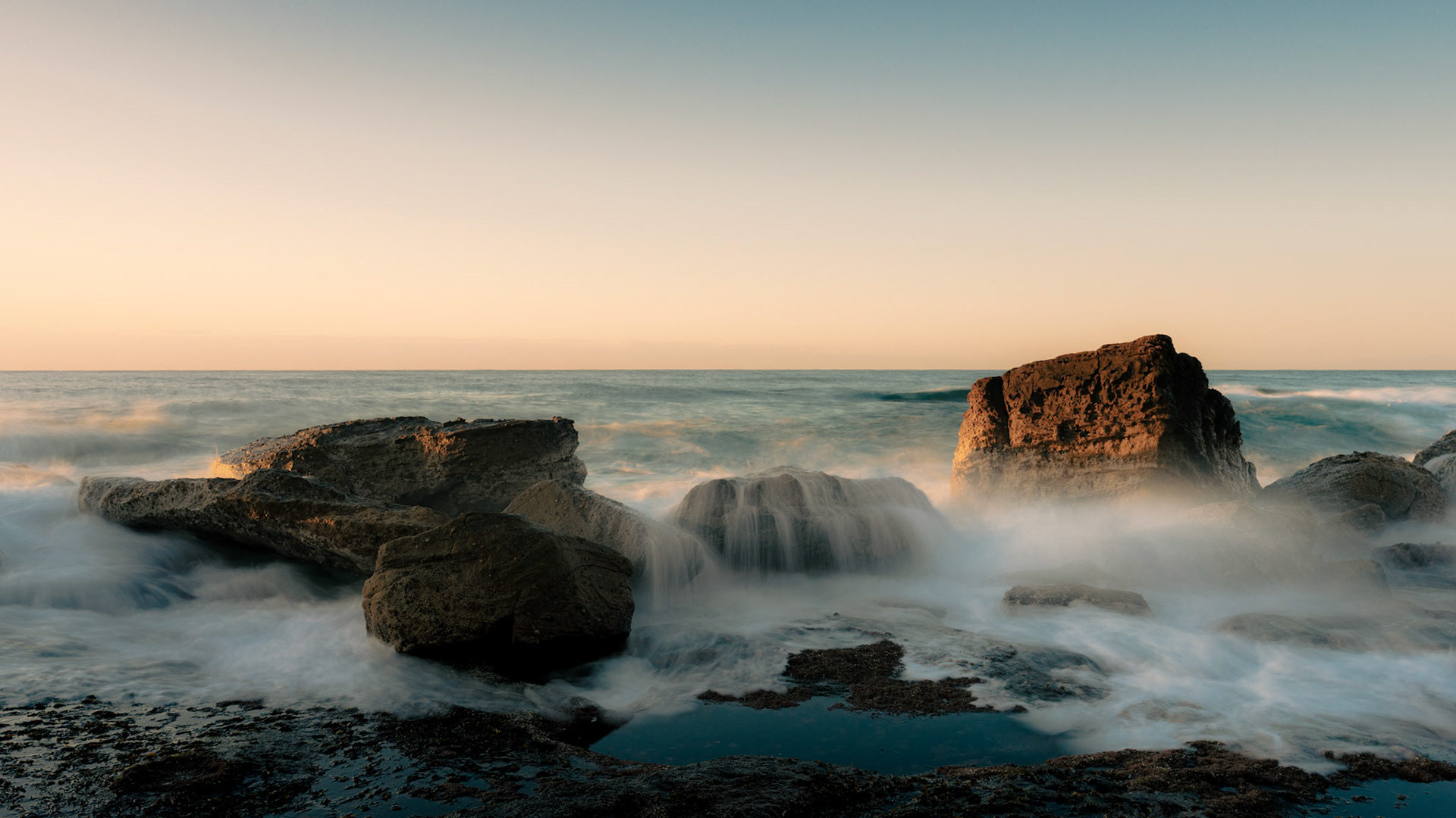 North Mona Vale Rockshelf