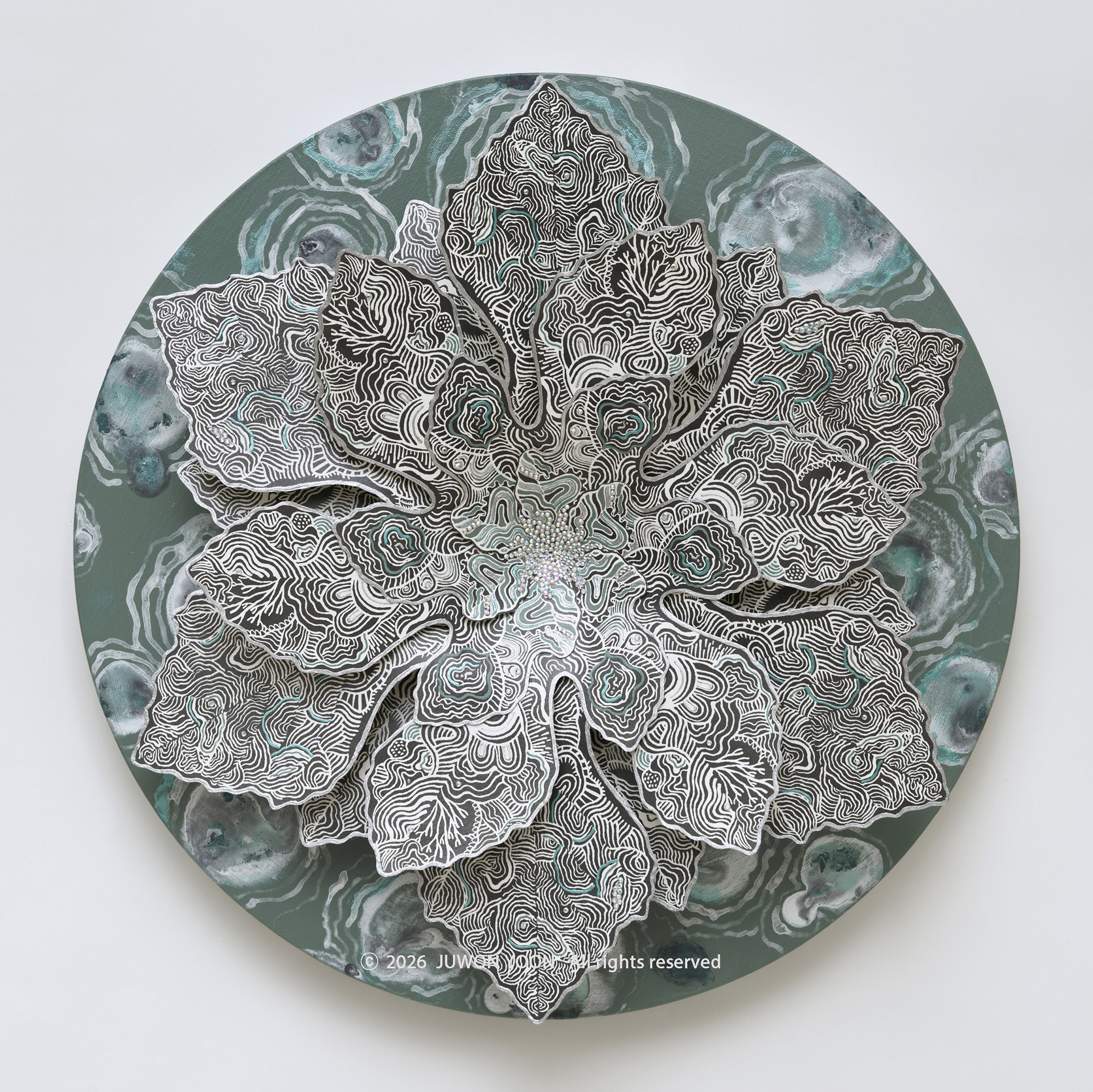 여섯잎의 순환:공명 Rebirth-Hexa Foliage: Resonance Ø50cm mixed media on canvas 2026
