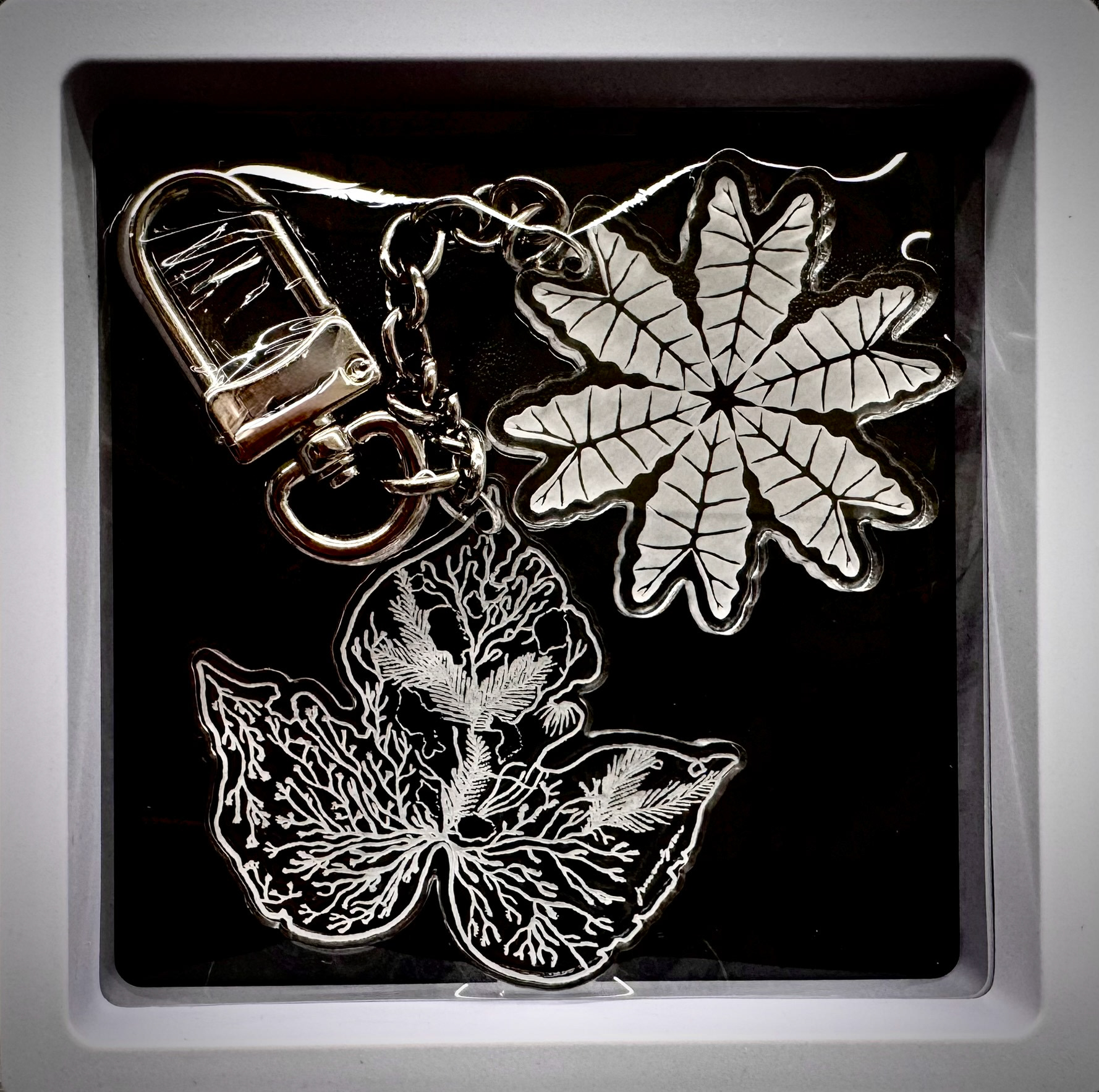 결-아크릴 백참 GYEOL - acrylic Bag Charm 17x6cm, edition of 15_laser-engraved acrylic, stainless steel 2026