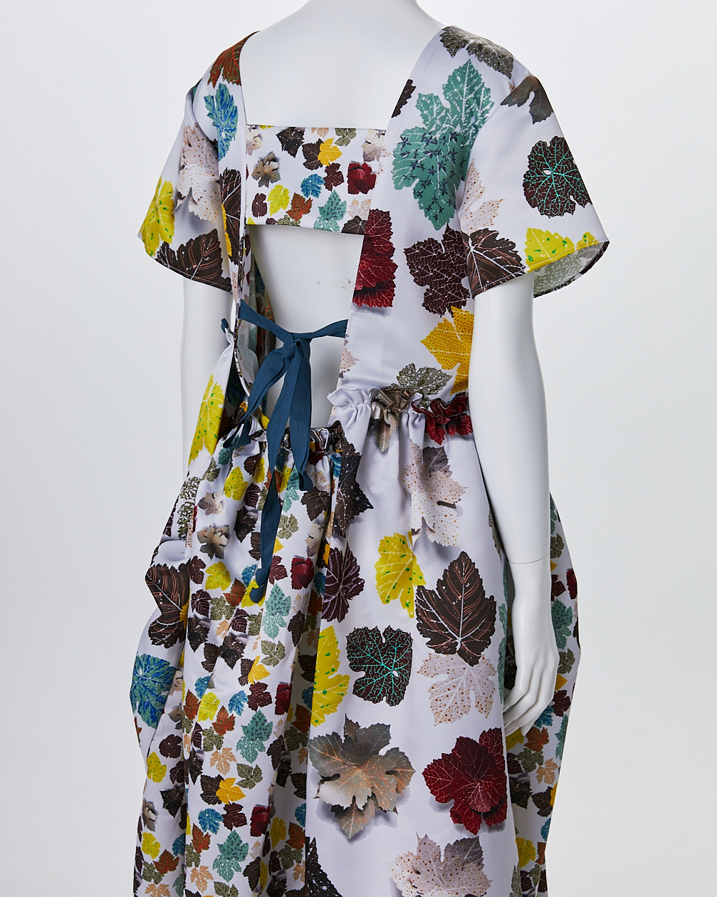 designed by prof. Sua Choi 2024 In Harmony with Nature : Sustainable Fashion Art (International Fashion Art Biennale in Seoul)mony with Nature : Sustainable Fashion Art (International Fashion Art Biennale in Seoul)