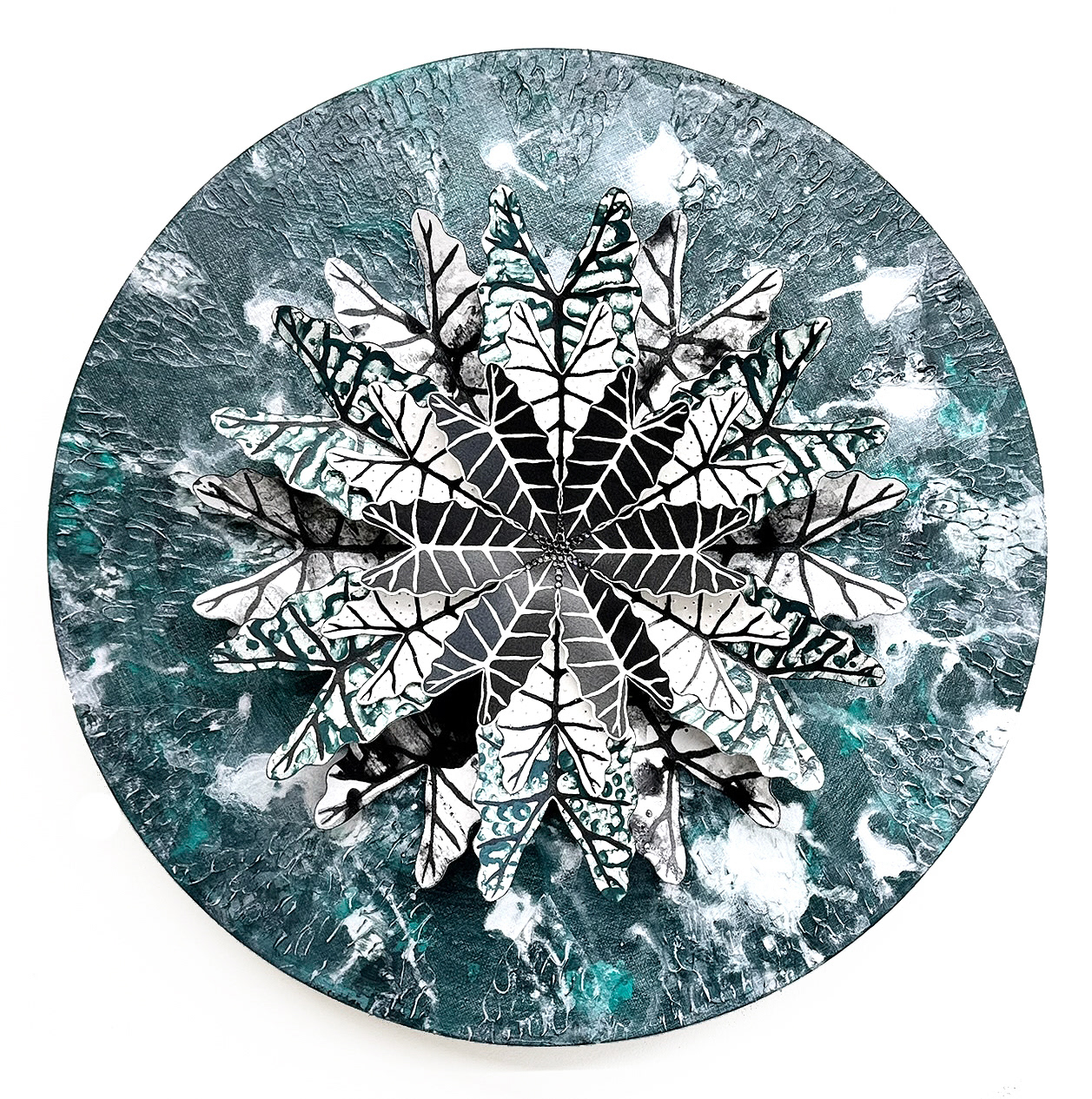 여섯잎의 순환 REBIRTH-HEXA FOLIAGE NO.3 Ø 40cm, mixed media on canvas, 2026