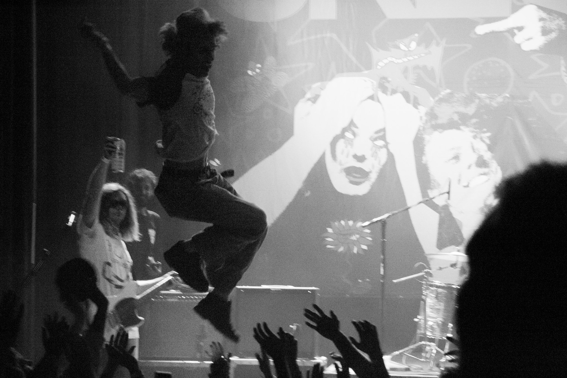 Stage DIVE!
