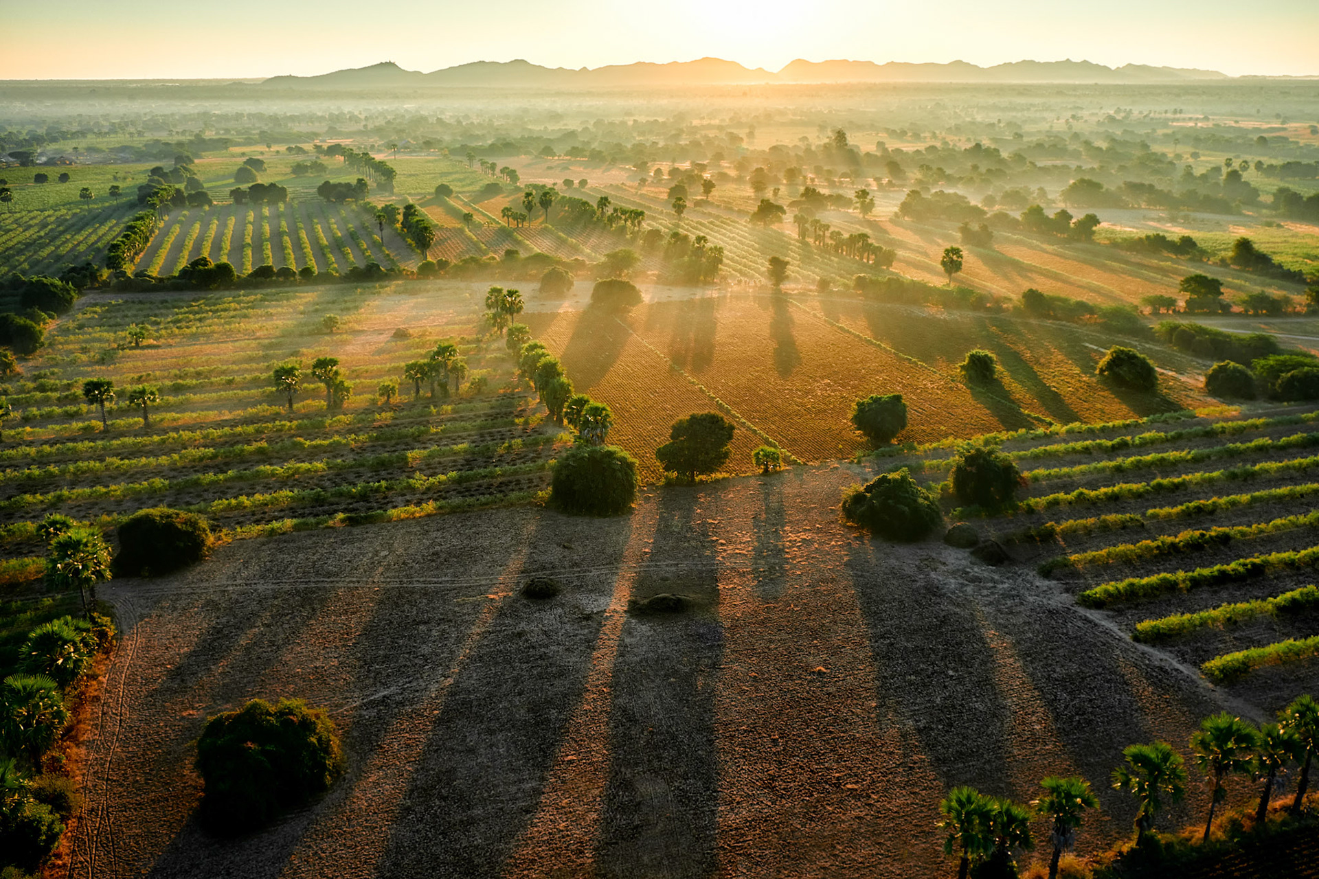 Flying with a balloon brings incredible perspectives to the human eye. But more, you feel like a bird, you see what a bird can see, you fell free, you admire the beauty of this amazing Earth while letting yourself only driven by the wind.