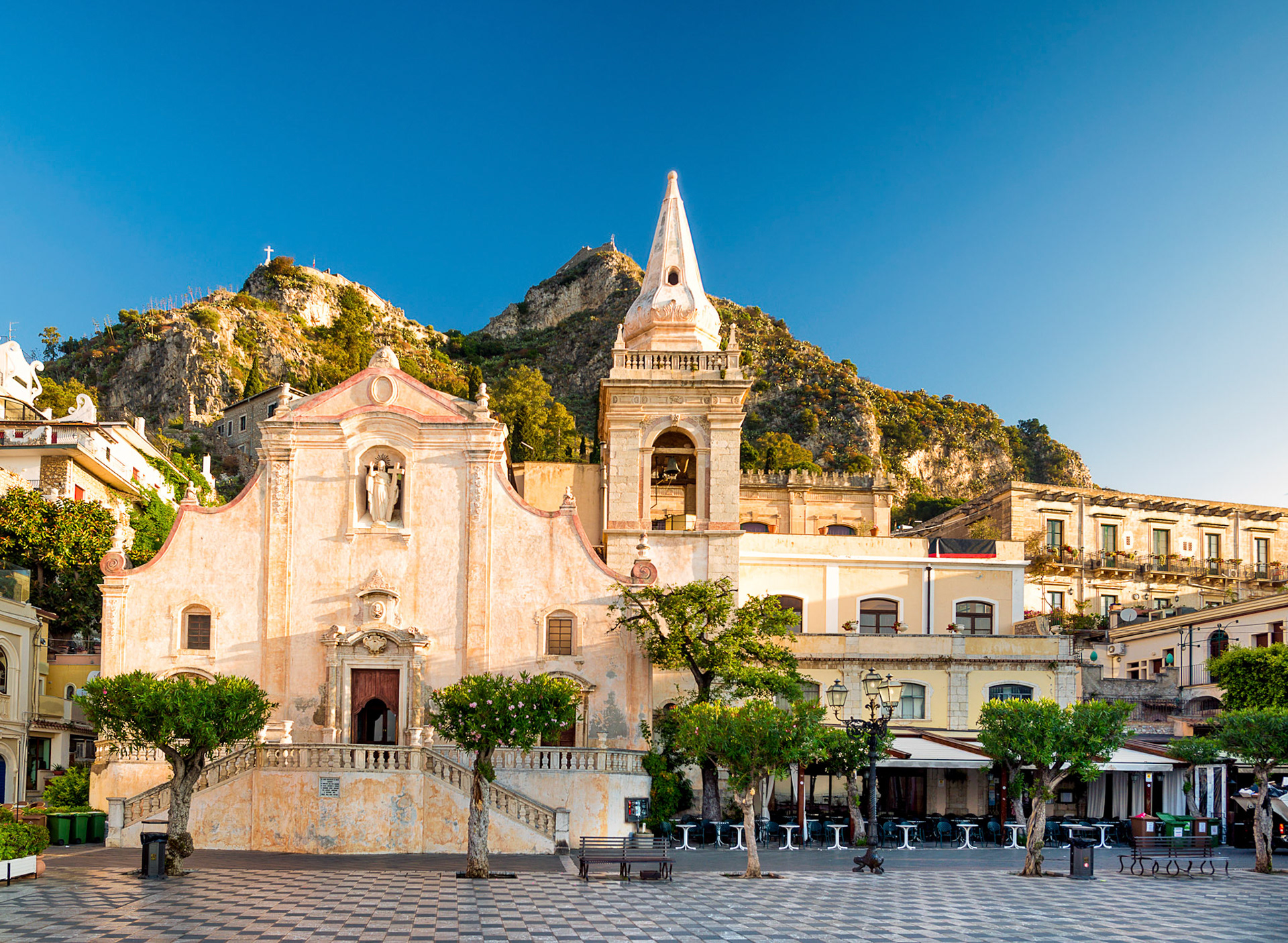 Church of San Giuseppe in Taormina, Piazza IX Aprile