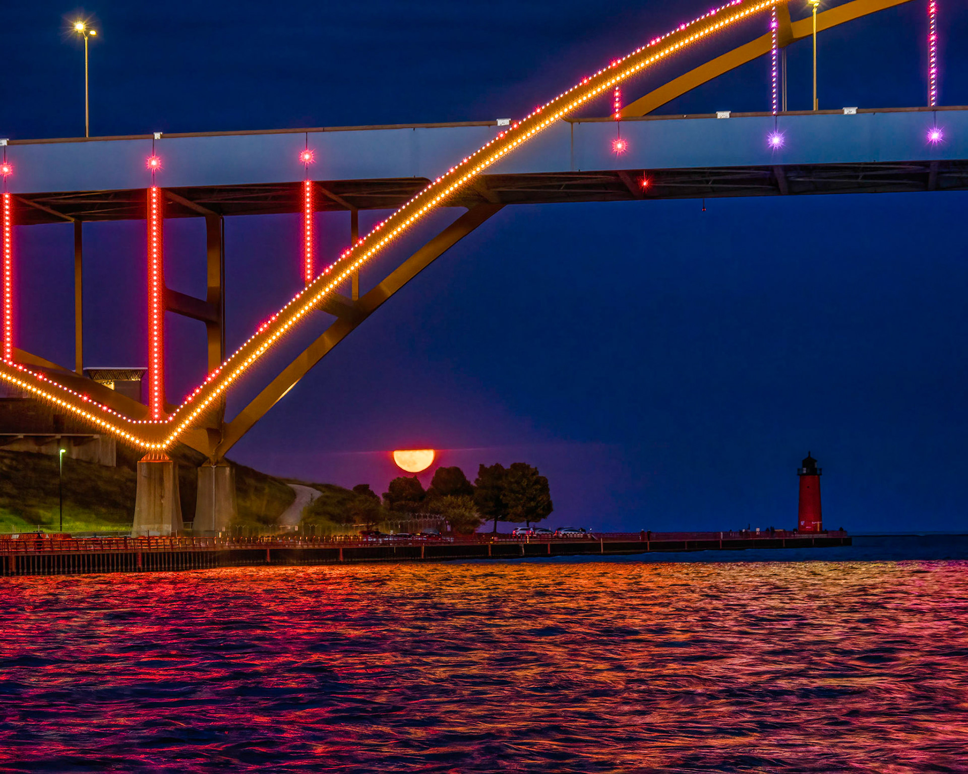 Light the Hoan under the full moon