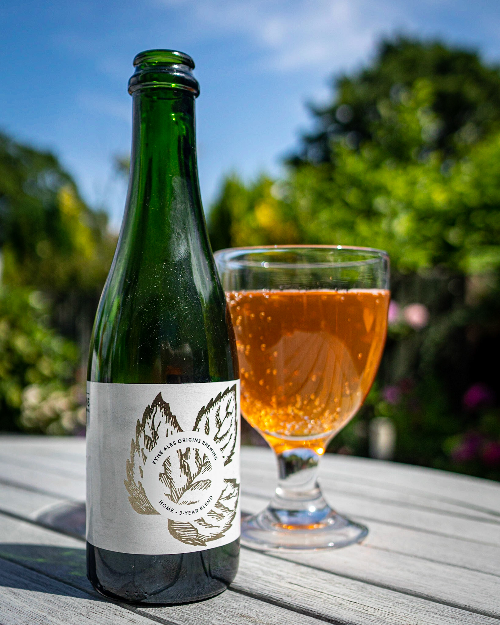 Blend of 1, 2 and 3-year old spontaneously fermented ales // 7%