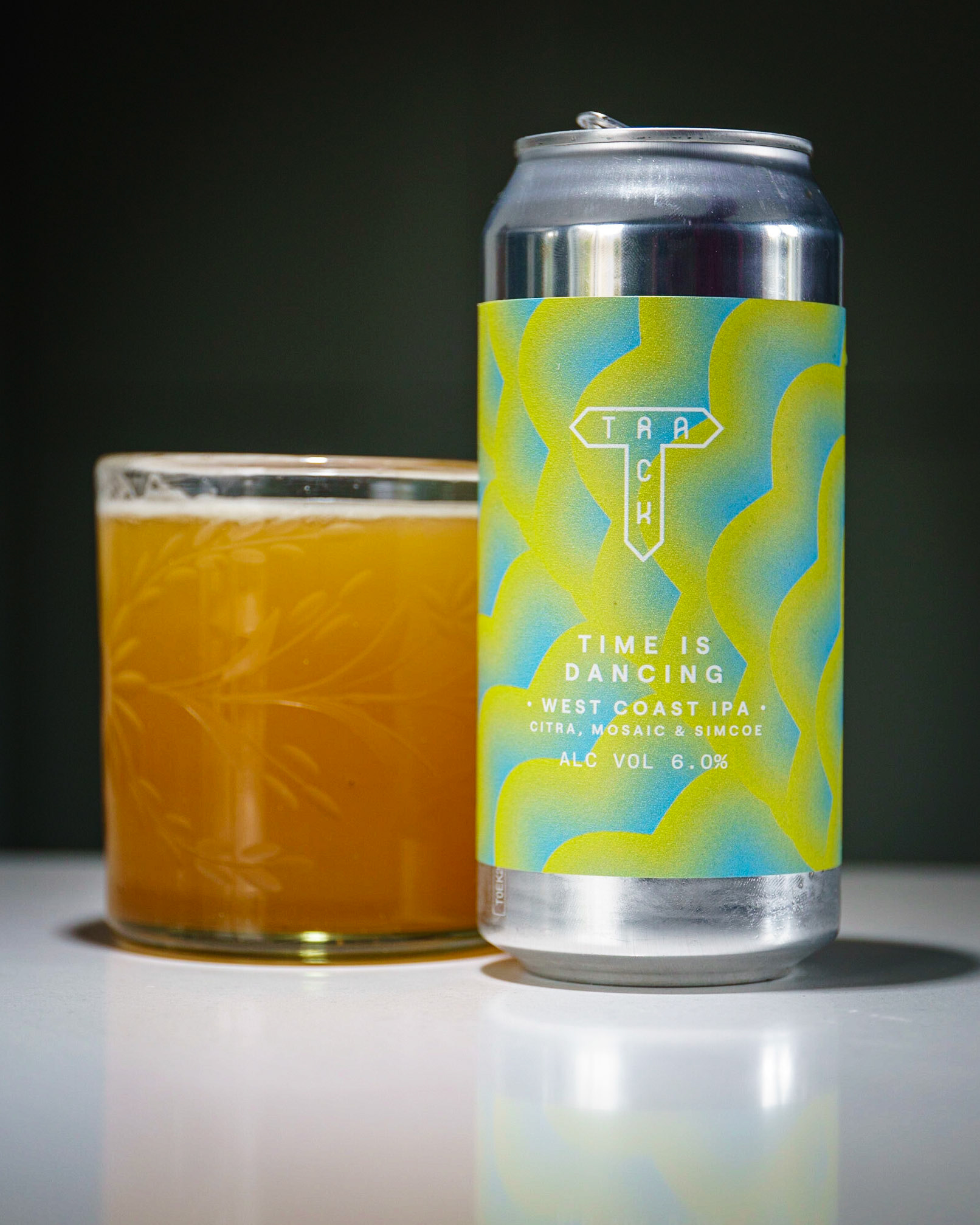 West Coast IPA // Citra, Mosaic, Simcoe // 6%