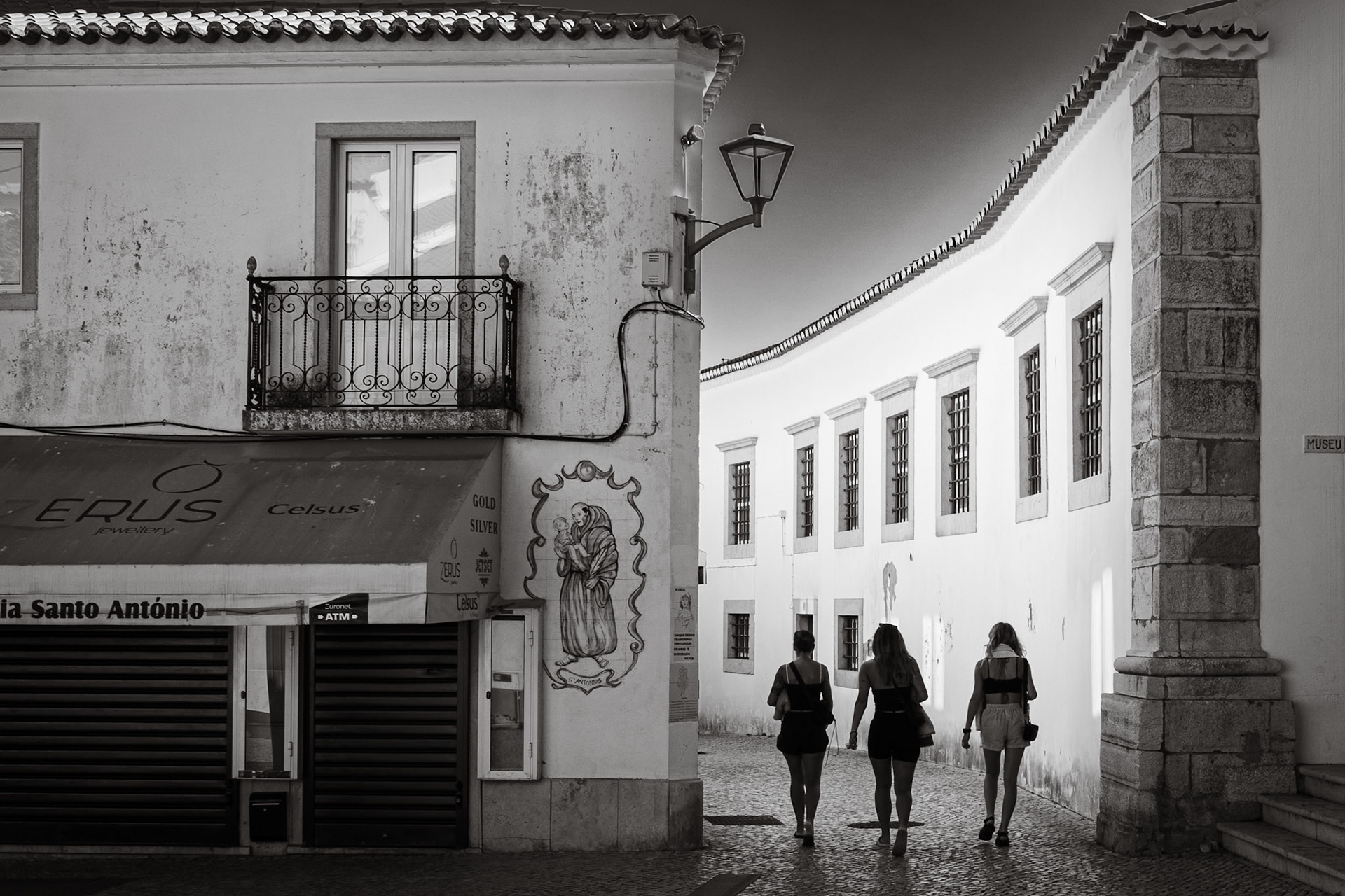 Rua Henrique Correia da Silva