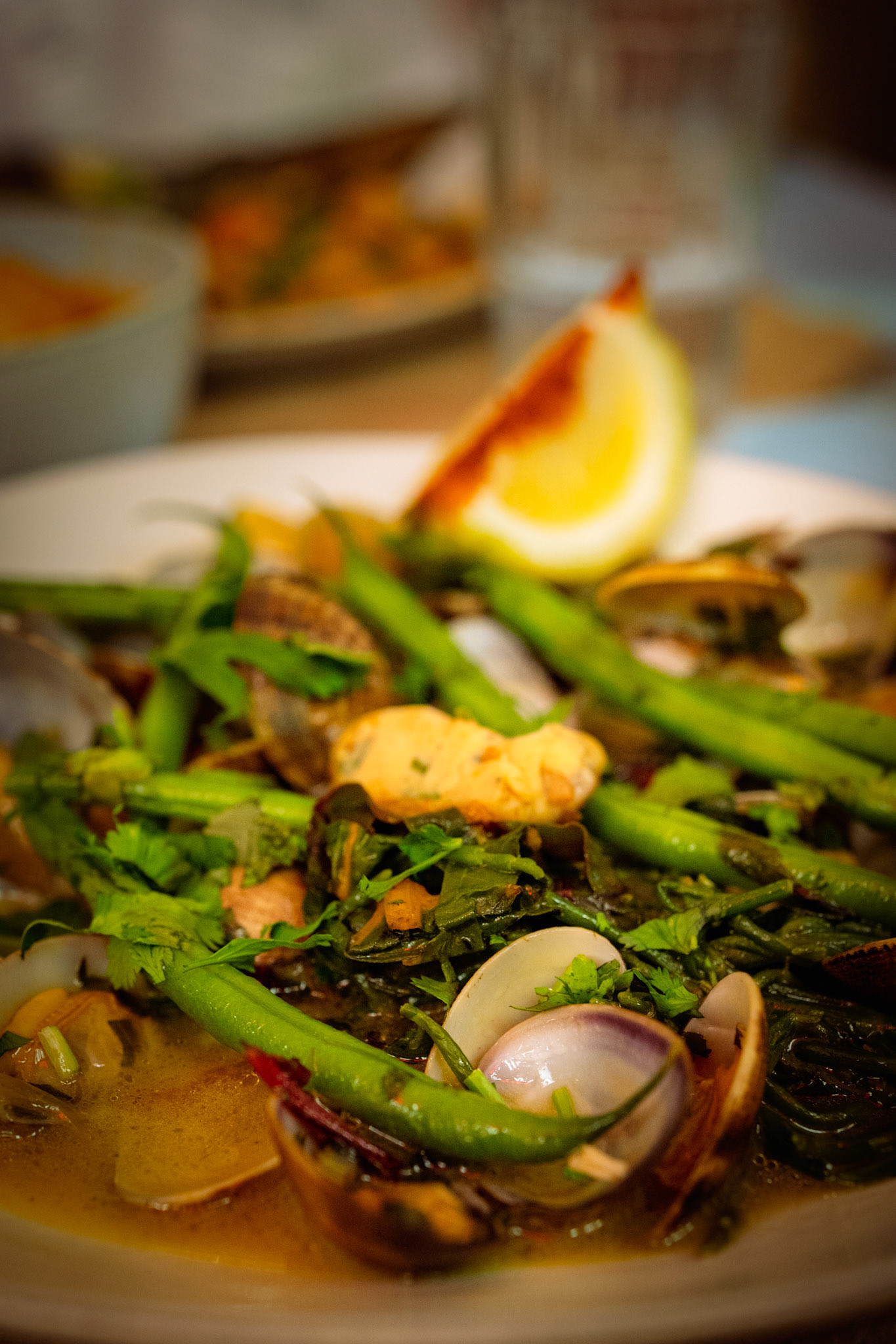 Chá Chá Chá | Local clams, oyster mushrooms, grilled courgettes and miso butter