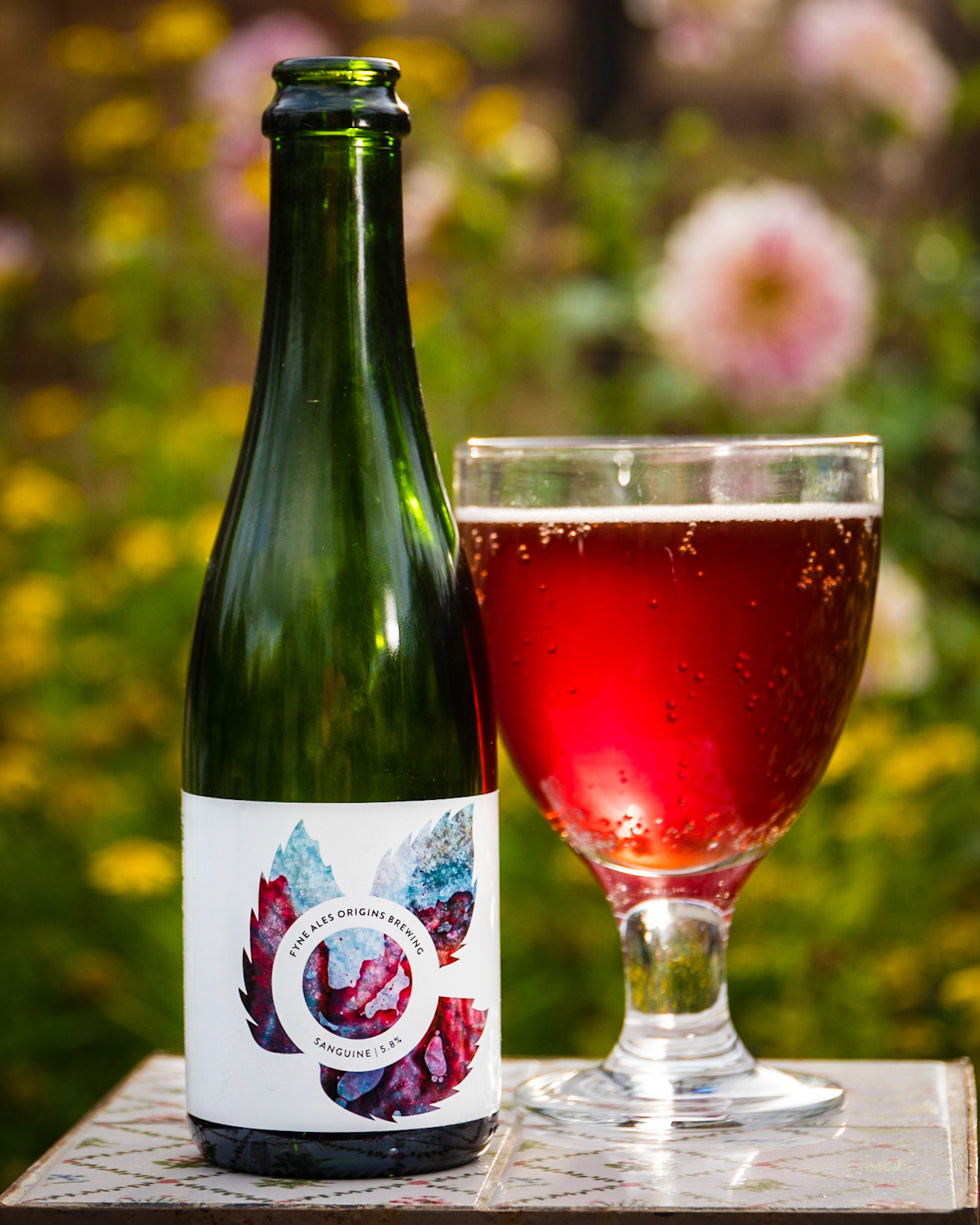 Sour ale with blackcurrants, finished in red wine barrels // 5.8%