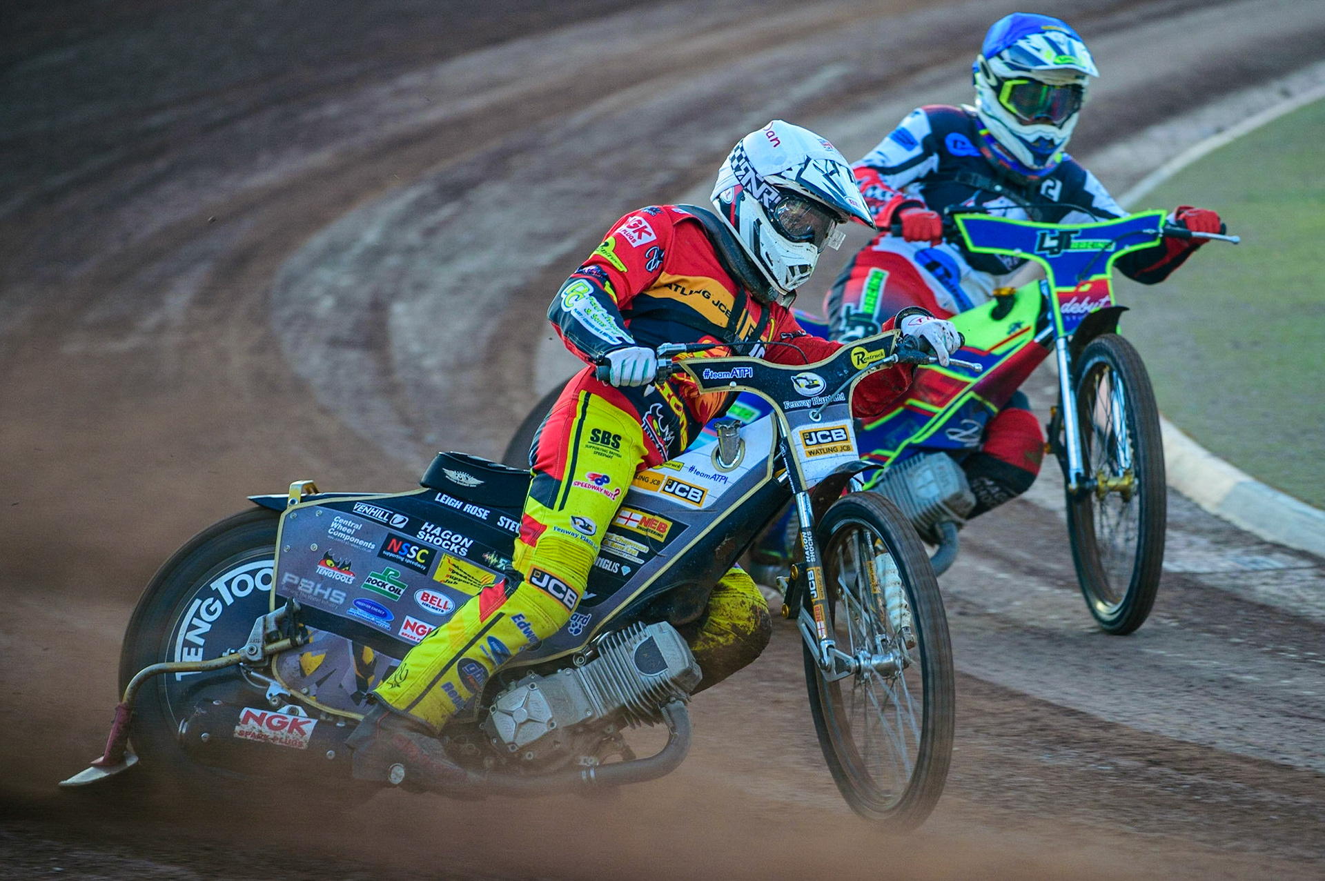 Dan Thompson   (White) passes Nathan Ablitt  (Blue)  during the National Development League match between Belle Vue Aces and Leicester Lions at the National Speedway Stadium, Manchester on Friday 19th August 2022. (Credit: Ian Charles | MI News)