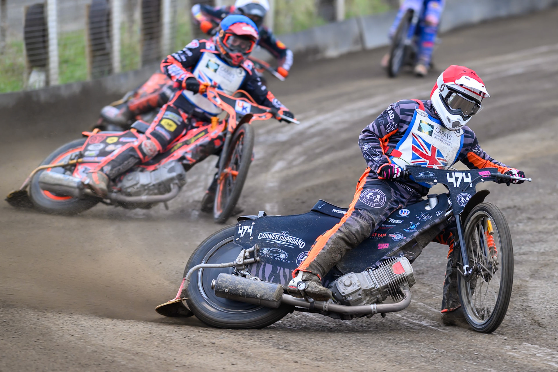 Jack Roberts in Red leading Alex Spooner in Blue during the Derbyshire Open at Hi-Edge Speedway, Buxton on Sunday 27th September 2026. (Photo: Ian Charles | MI News)