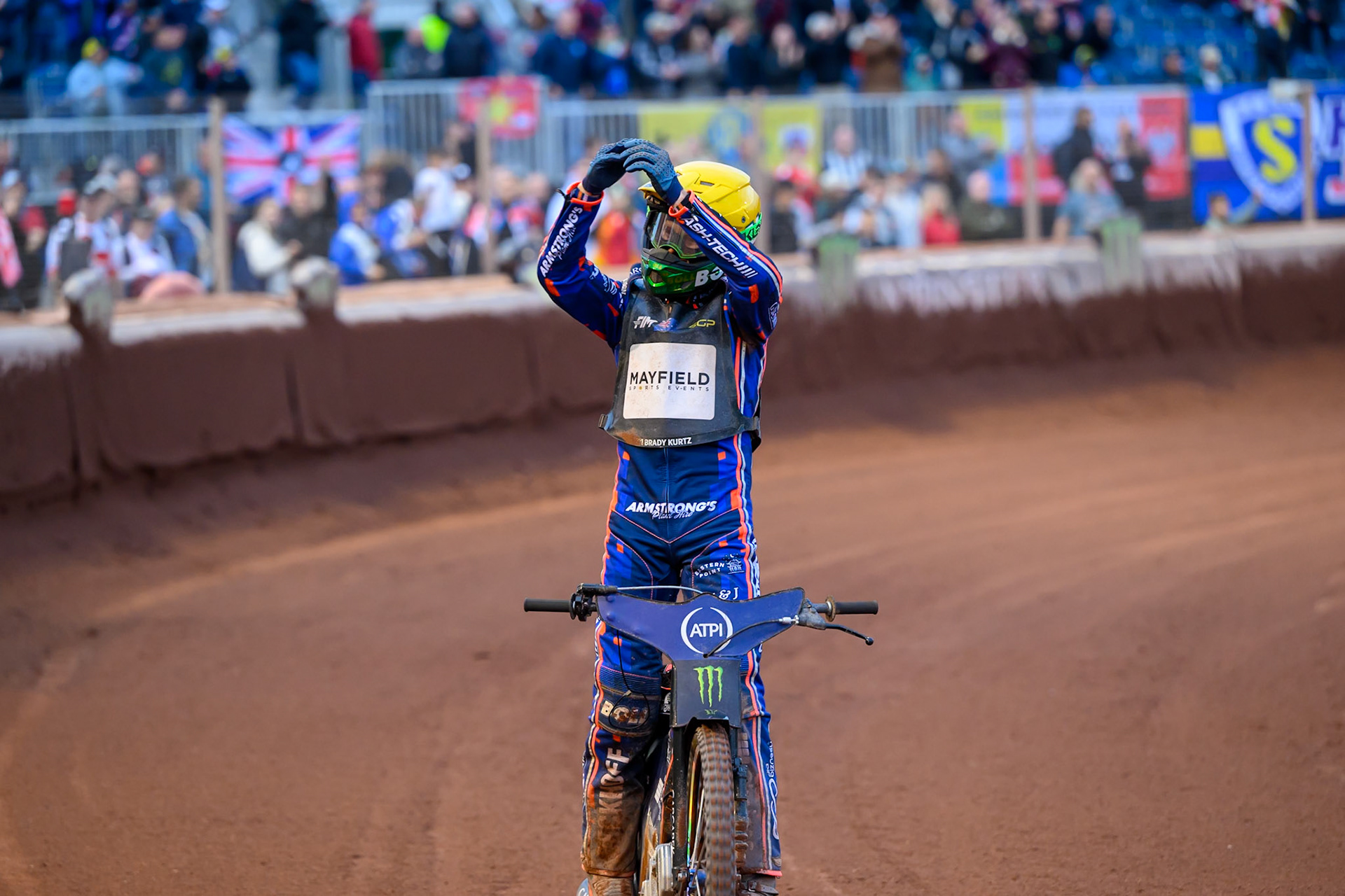 Brady Kurtz (101) of Australia celebrates his win in the Final during the ATPI  FIM Speedway GP of Manchester at the National Speedway Stadium, Manchester on Saturday 6th June 2026. (Photo: Ian Charles | MI News)