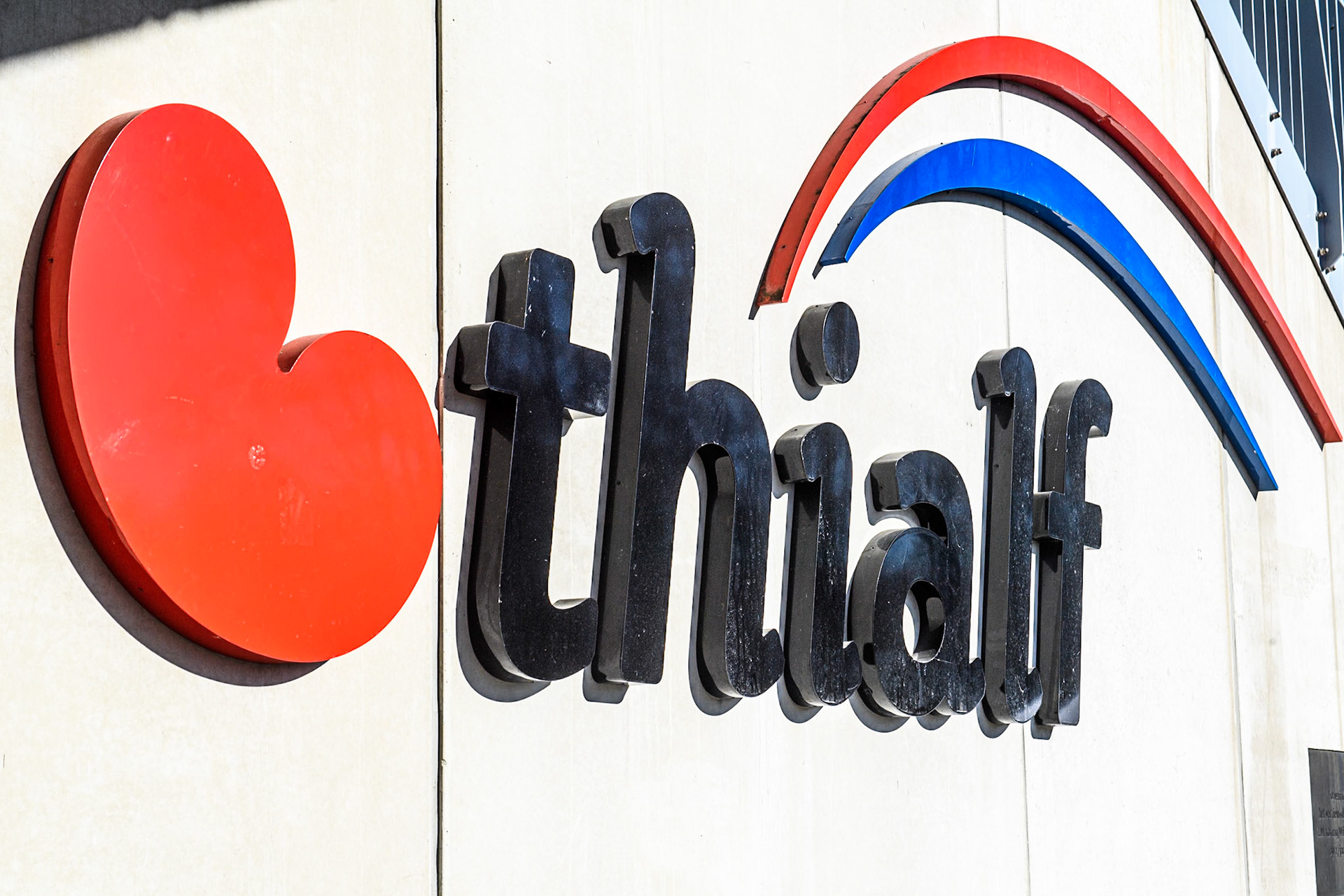 The Thialf Logo at the entrance to the stadium during the FIM Ice Speedway Gladiators World Championship, Final 4 at the Ice Stadium, Thialf, Heerenveen on Sunday 6th April 2025. (Photo: Ian Charles | MI News)