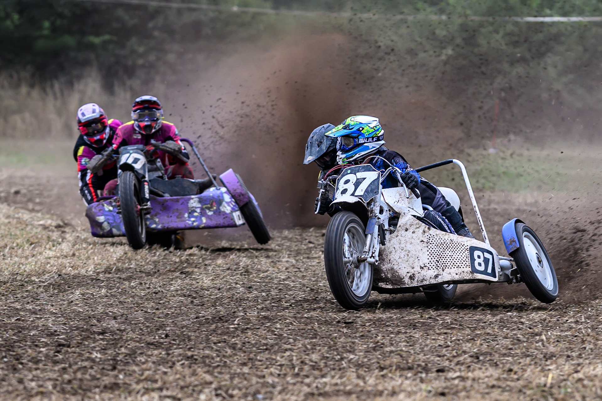 Action from the 1000cc Sidecars during the ACU Northern Grass Track Riders Championship at Cheshire Grass Track Club, Frog Lane, Knutsford, Cheshire on Sunday 20th July 2025. (Photo: Ian Charles | MI News)