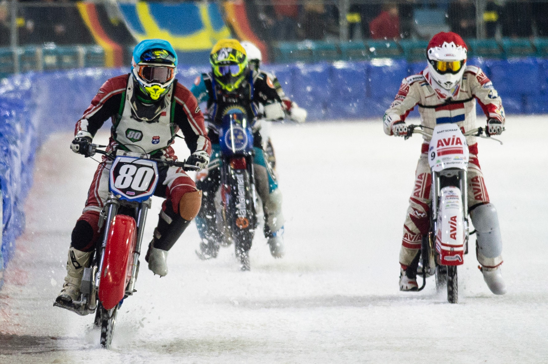 Photo: Ian Charles

Jiří Wildt (Blue) leads the charge down the back straight ahead of Bart Schaap (Red) Jimmy Hörnell (Yellow) and Pontus Fick (White)

Roelof Thijs Bokaal, Ice Rink Thialf, Heerenveen, Netherlands Friday  29  March  2019