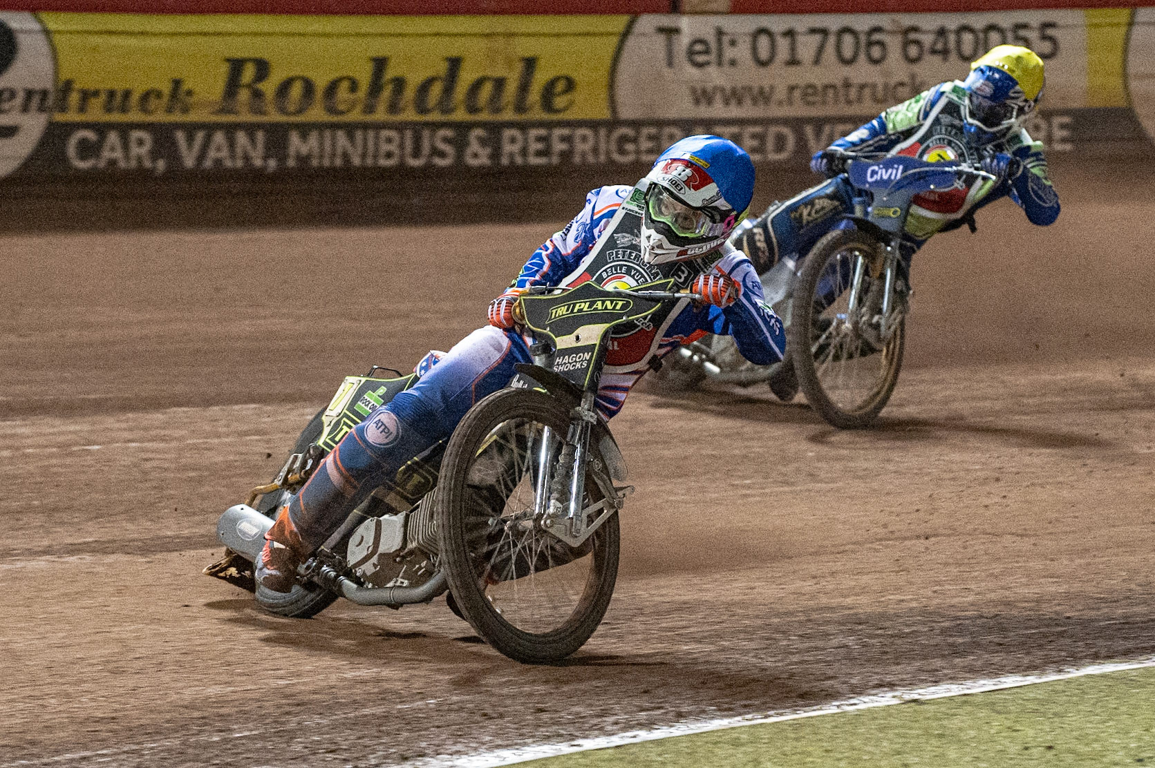 Photo: Ian CharlesJason Crump (Blue) leads Richie Worrall (Yellow)Peter Craven Memorial Trophy, National Speedway Stadium, Manchester Thursday  22  October  2020