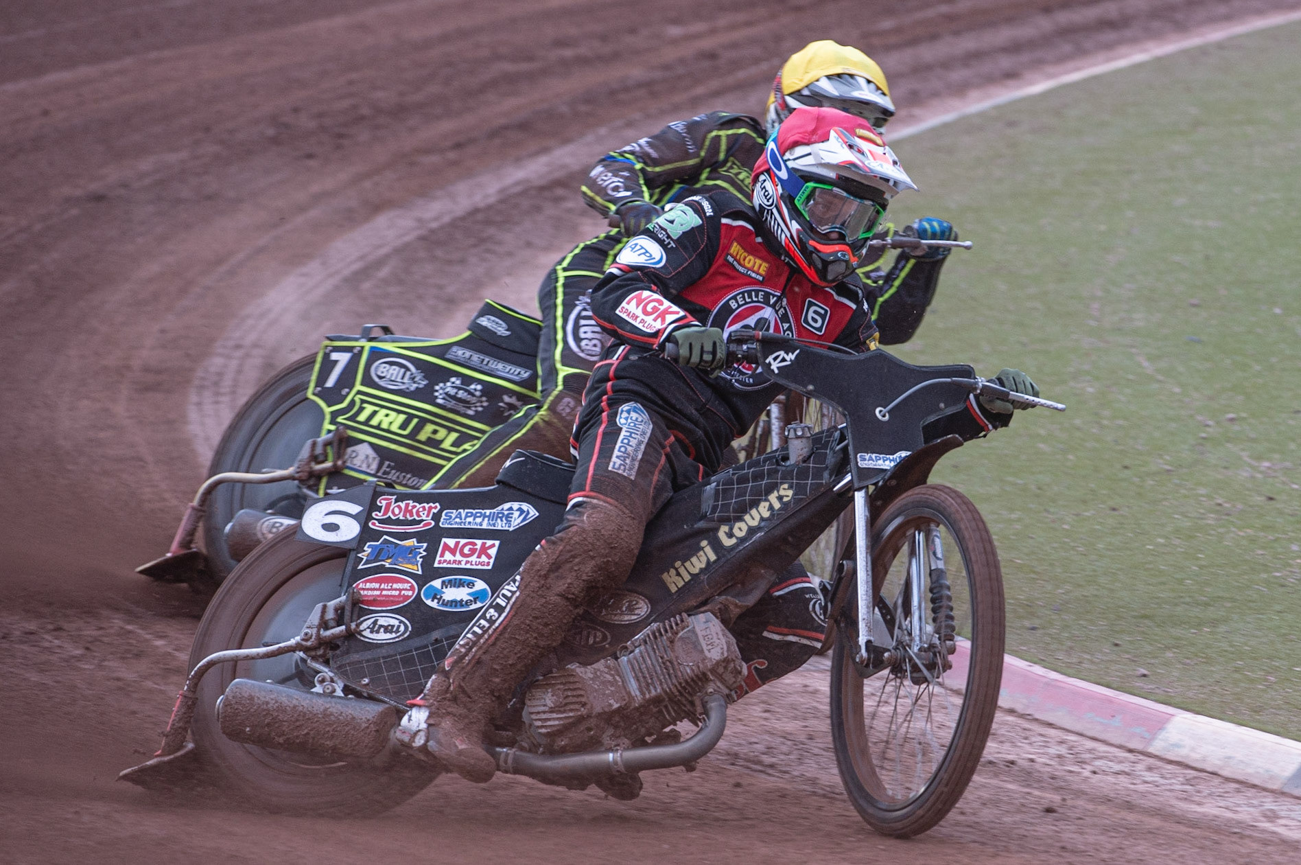 Photo: Ian Charles

Ricky Wells (Red) outside Jake Allen  (Yellow)

Belle Vue Aces v Ipswich Witches, British Speedway Premiership, Belle Vue National Speedway Stadium, Manchester, Monday 3  June  2019
