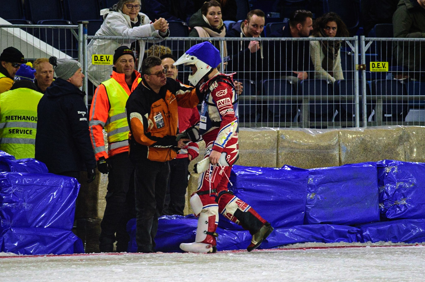 HEERENVEEN, NL.  Niek Schaap (412) walks into the pits after his fall during the FIM Ice Speedway Gladiators World Championship Final 4 at Ice Rink Thialf, Heerenveen on Sunday  3 April 2022. (Credit: Ian Charles | MI News)