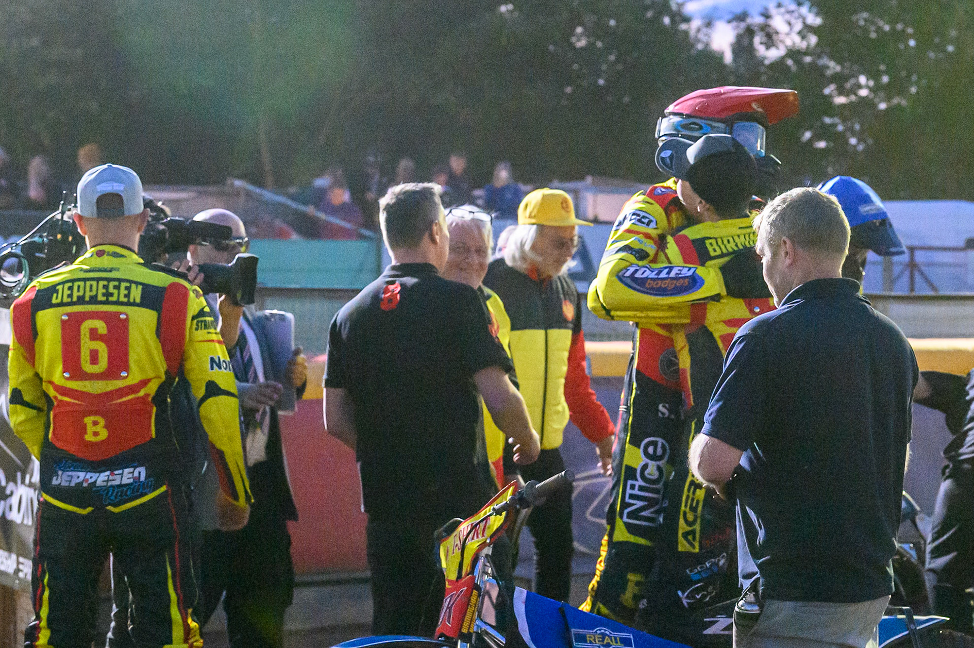 Birmingham Brummies riders and staff celebrate their match win during the Rowe Motor Oil Premiership match between Birmingham Brummies and Belle Vue Aces at Perry Bar Stadium, Birmingham on Monday 2nd June 2025. (Photo: Ian Charles | MI News)