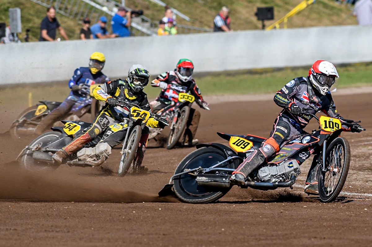 Zach Wajtknecht (109) of Great Britain in Red leading Mika Meijer (54) of The Netherlands in White Kenneth Kruse Hansen (333) of Denmark in Green  Jordan Dubernard (85) of France in Yellow and Mathias Trésarrieu (27) of France in Blue  during the FIM Long Track World Championship Final 5 at the Speed Centre Roden, Roden, Netherlands on Sunday 22nd September 2024. (Photo: Ian Charles | MI News)