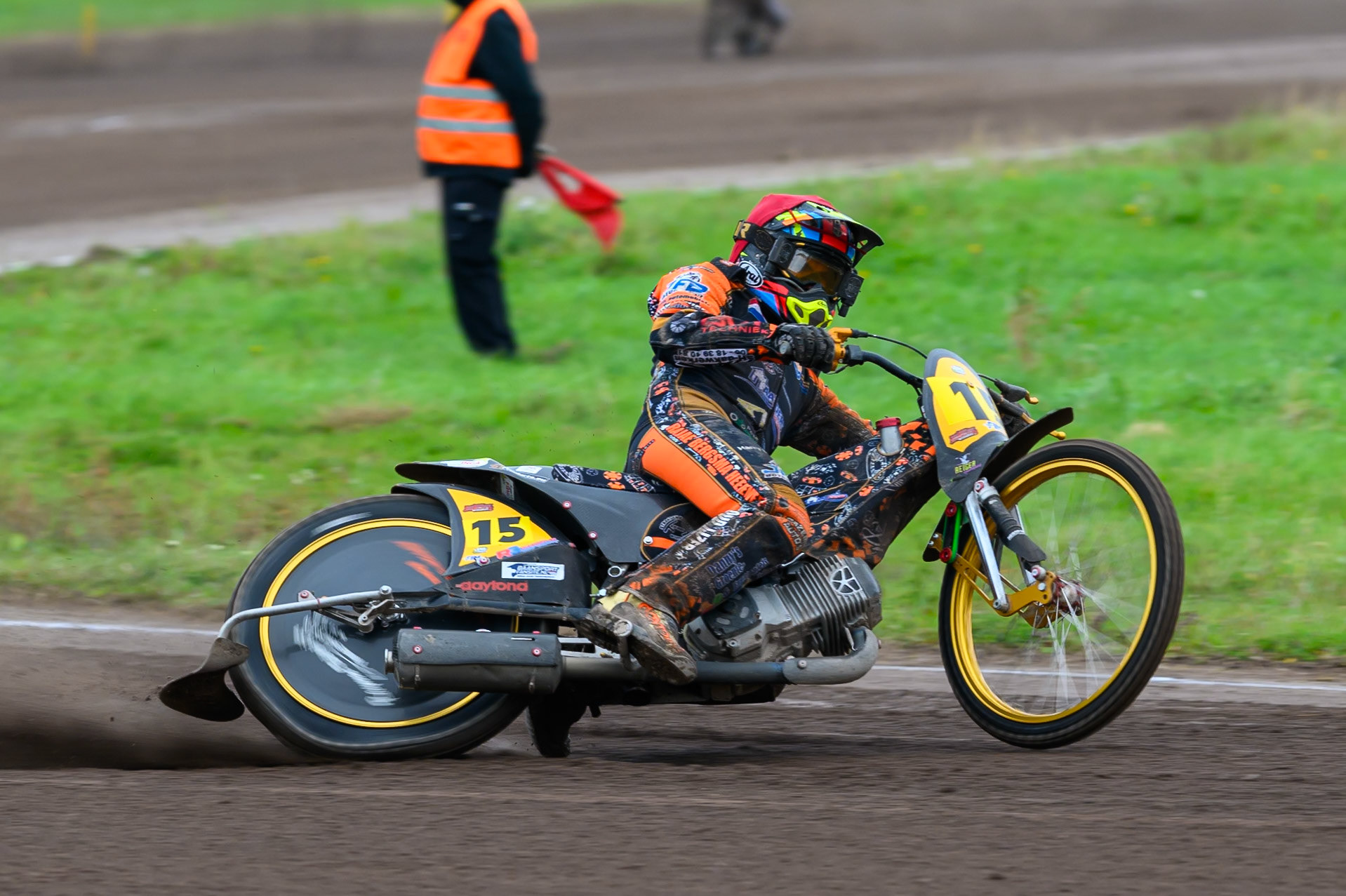 Wild Card Rider Romano Hummel (15) of The Netherlands in action during the FIM Long Track World Championship Final 4, at the Speed Centre Roden, Netherlands on Sunday 21st September 2025. (Photo: Ian Charles | MI News)during the FIM Long Track World Championship Final 4, at the Speed Centre, Roden on Sunday 21st September 2025. (Photo: Ian Charles | MI News)