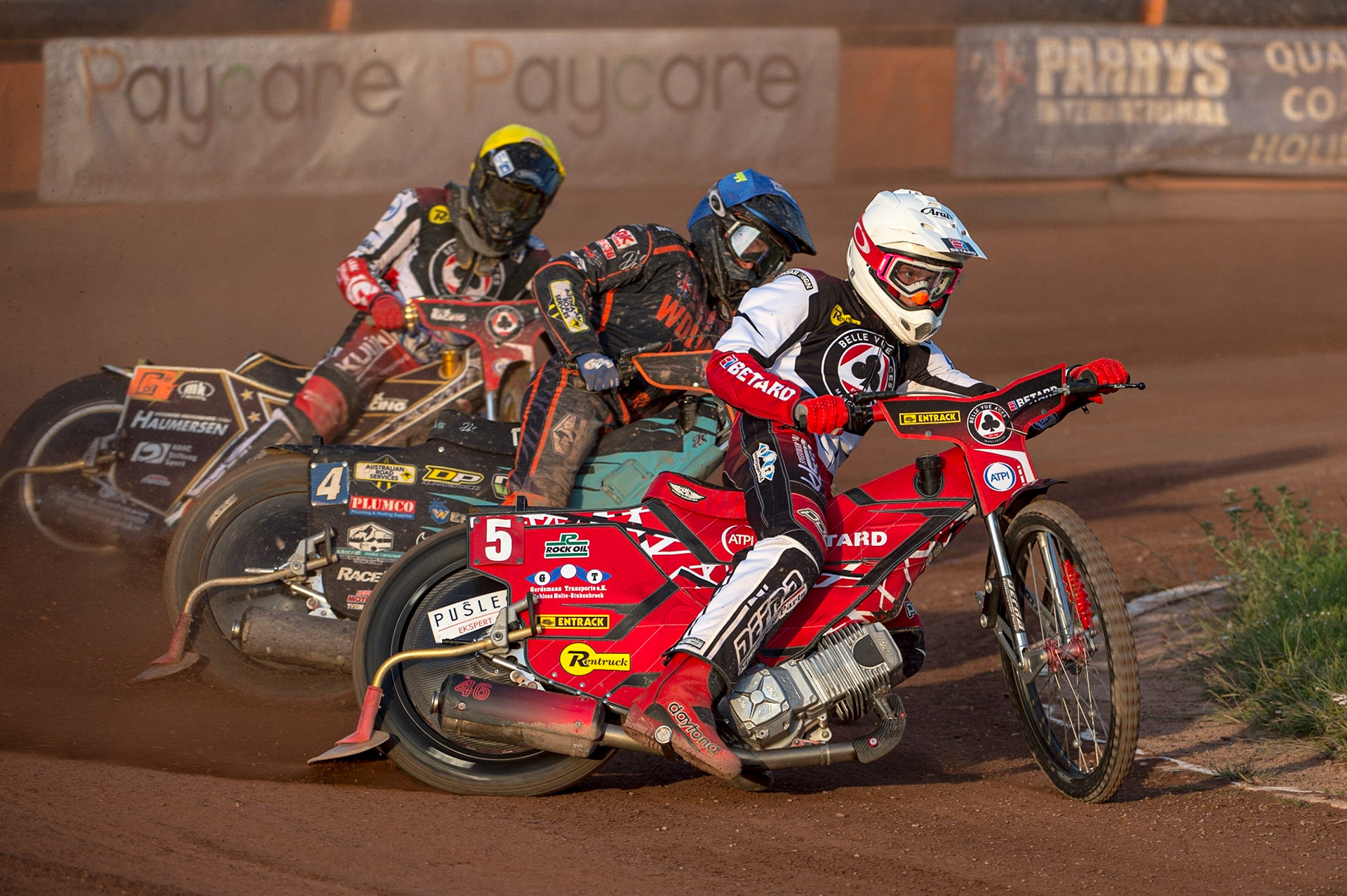WOLVERHAMPTON, UK. JUN 20TH Max Fricke  (White) leads Ryan Douglas  (Blue) and Norick Blödorn  (Yellow) during the SGB Premiership match between Wolverhampton Wolves and Belle Vue Aces at Monmore Green Stadium, Wolverhampton on Monday 20th June 2022. (Credit: Ian Charles | MI News)