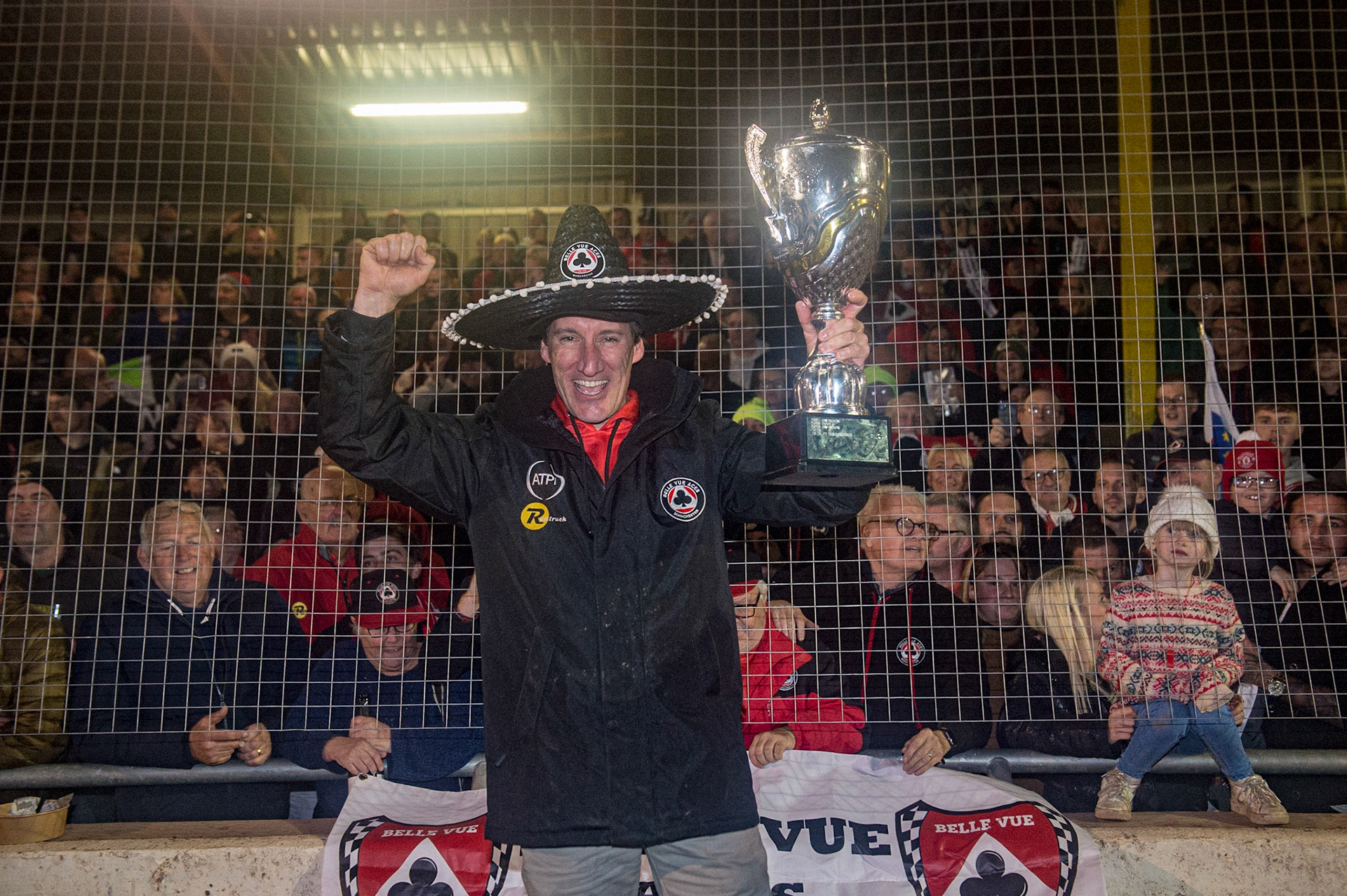 Mark Lemon  with the trophy during the SGB Premiership Grand Final 2nd Leg between Sheffield Tigers and Belle Vue Aces at Owlerton Stadium, Sheffield on Thursday 13th October 2022. (Credit: Ian Charles | MI News)