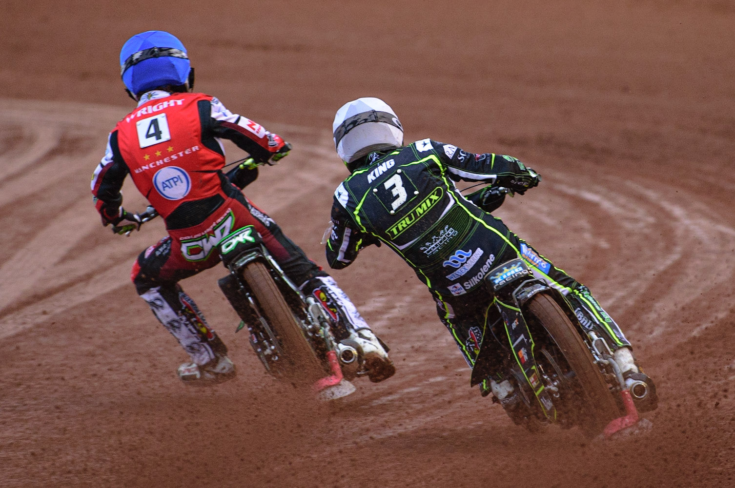 MANCHESTER, UK. JUN 6TH  Danny King  (White) chases Charles Wright  (Blue) during the SGB Premiership match between Belle Vue Aces and Ipswich Witches at the National Speedway Stadium, Manchester on Monday 6th June 2022. (Credit: Ian Charles | MI News)